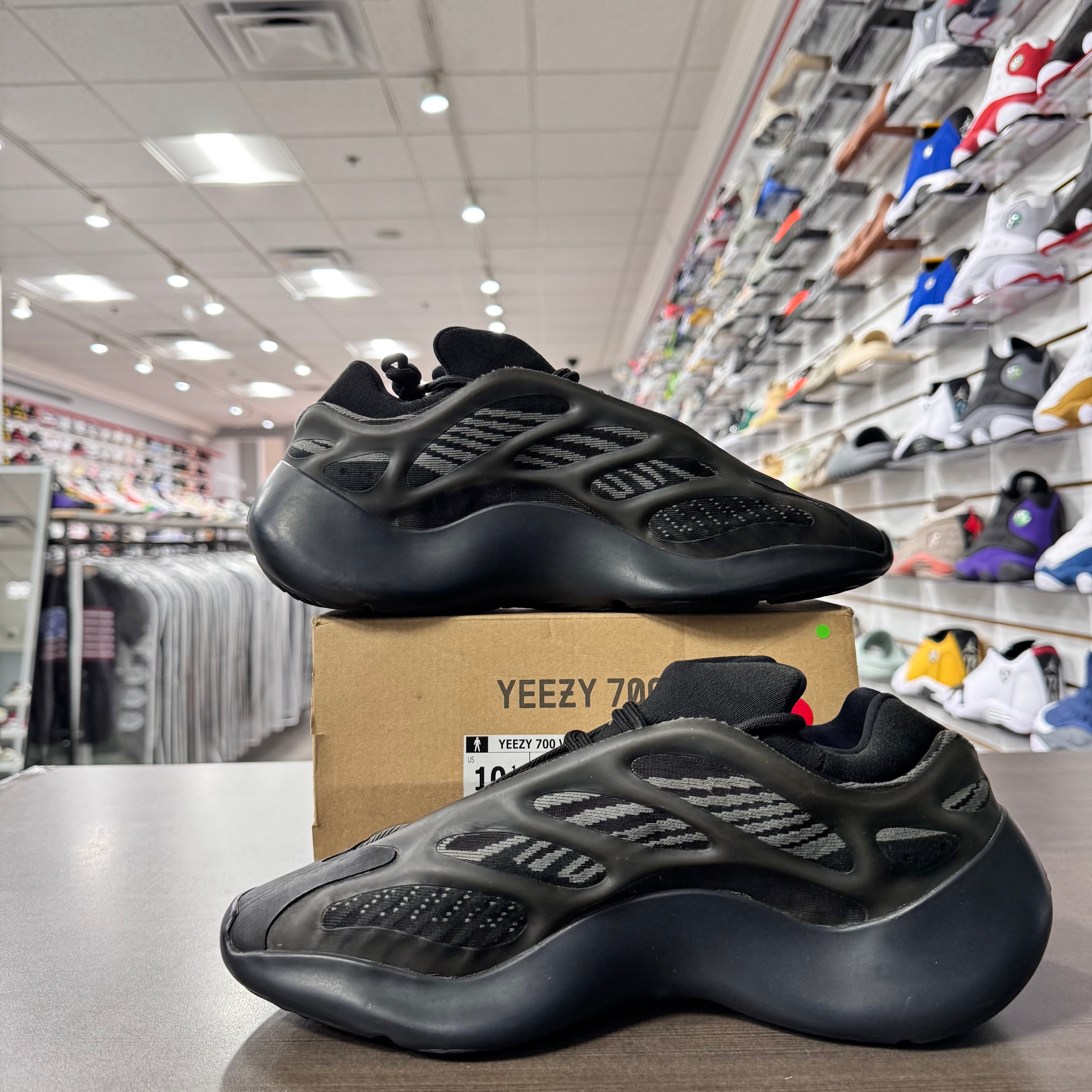Yeezy 700 V3 Alvah (Lightly Worn)