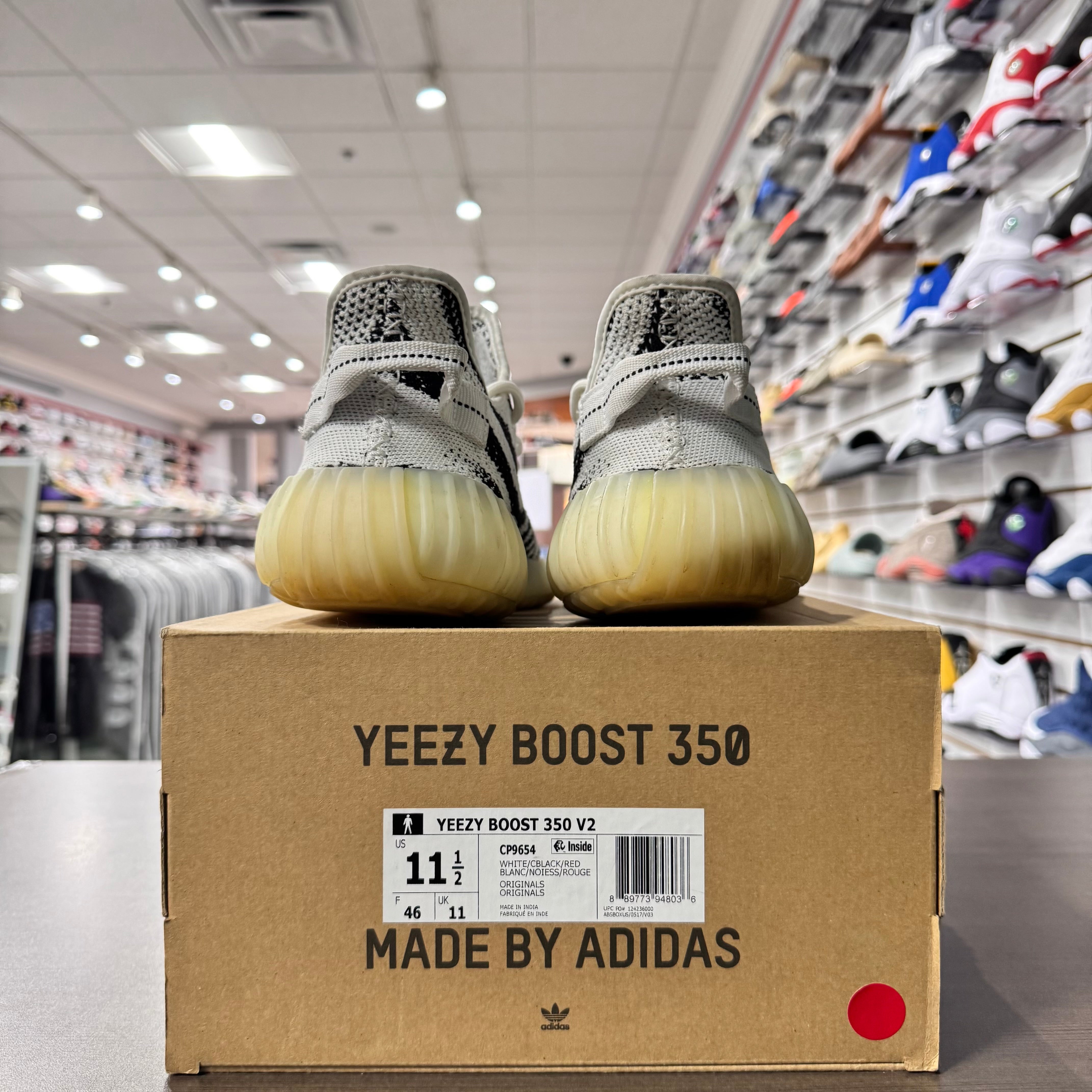 Yeezy 350 V2 Zebra (Lightly Worn)