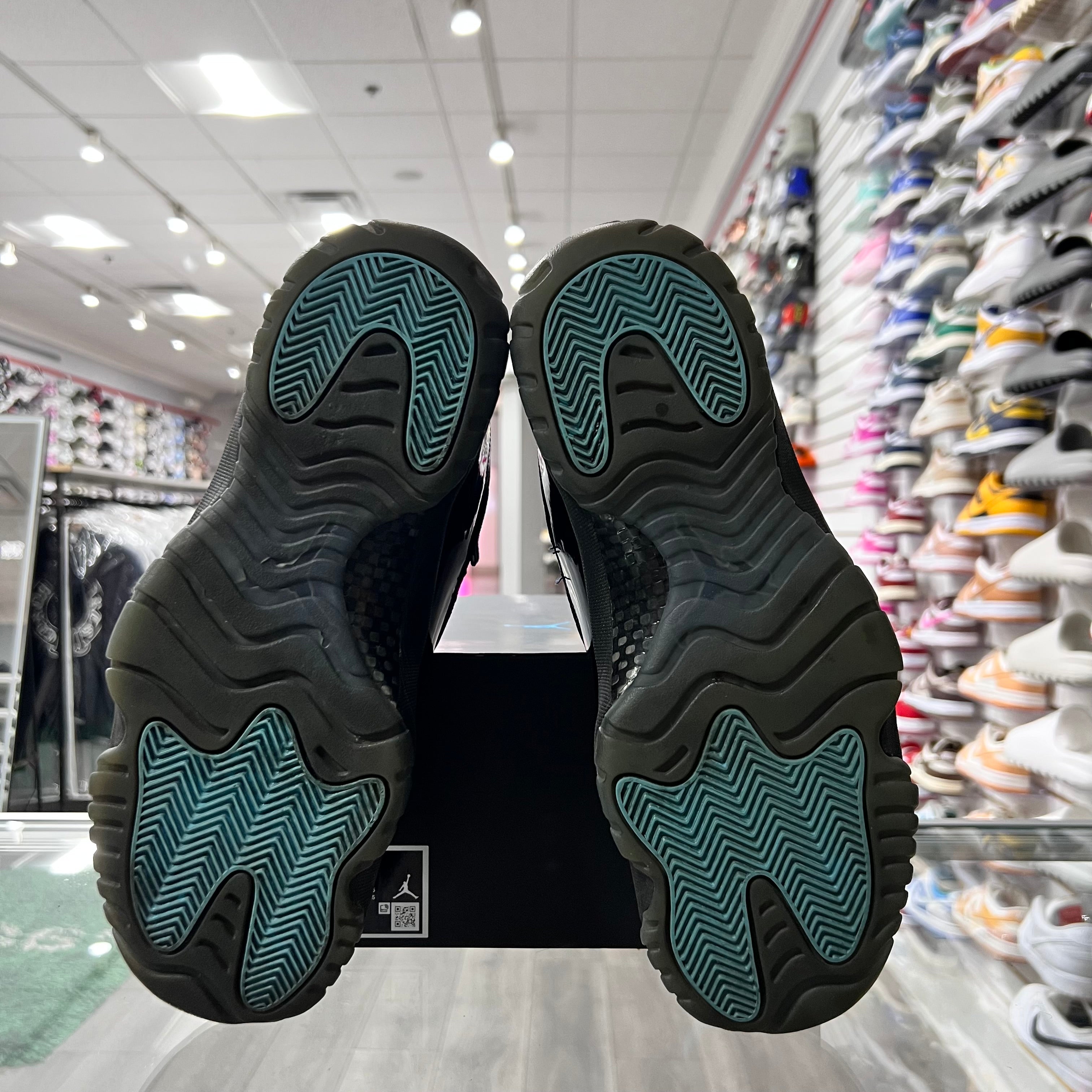 Jordan Retro 11 Mens Gamma (Lightly Worn)