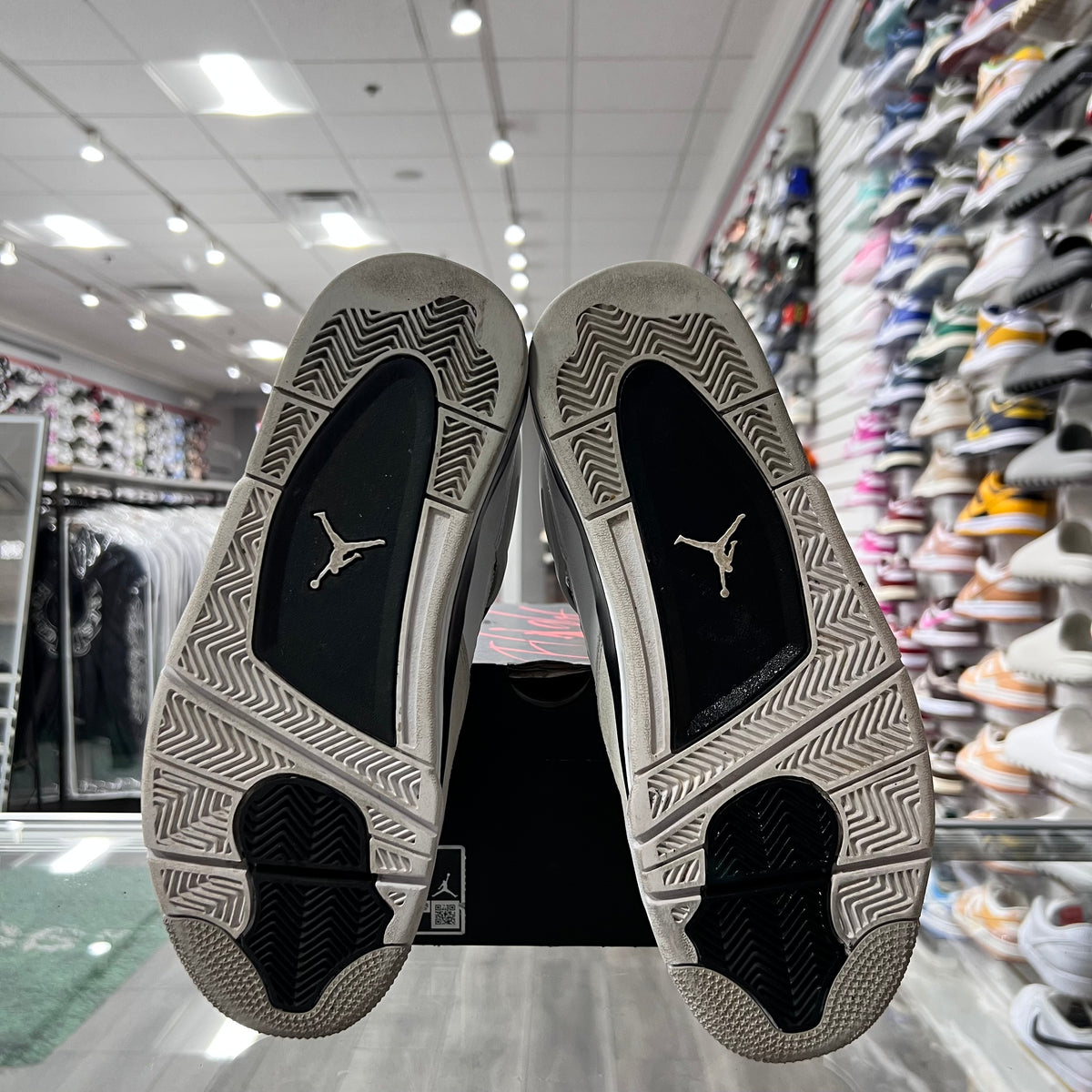 Jordan Retro 4 Mens Military Black (Lightly Worn+Replacement Box)