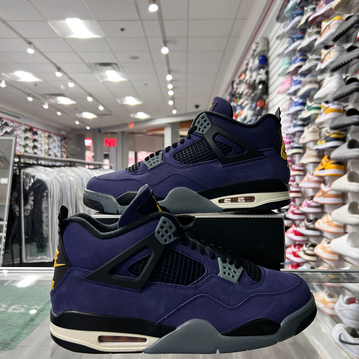 Jordan Retro 4 Mens Lakers (Lightly Worn)