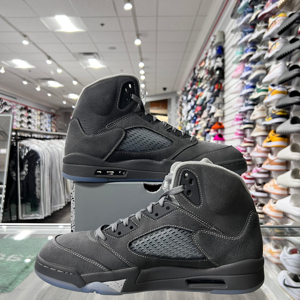 Jordan Retro 5 Mens Wolf Grey (Lightly Worn)