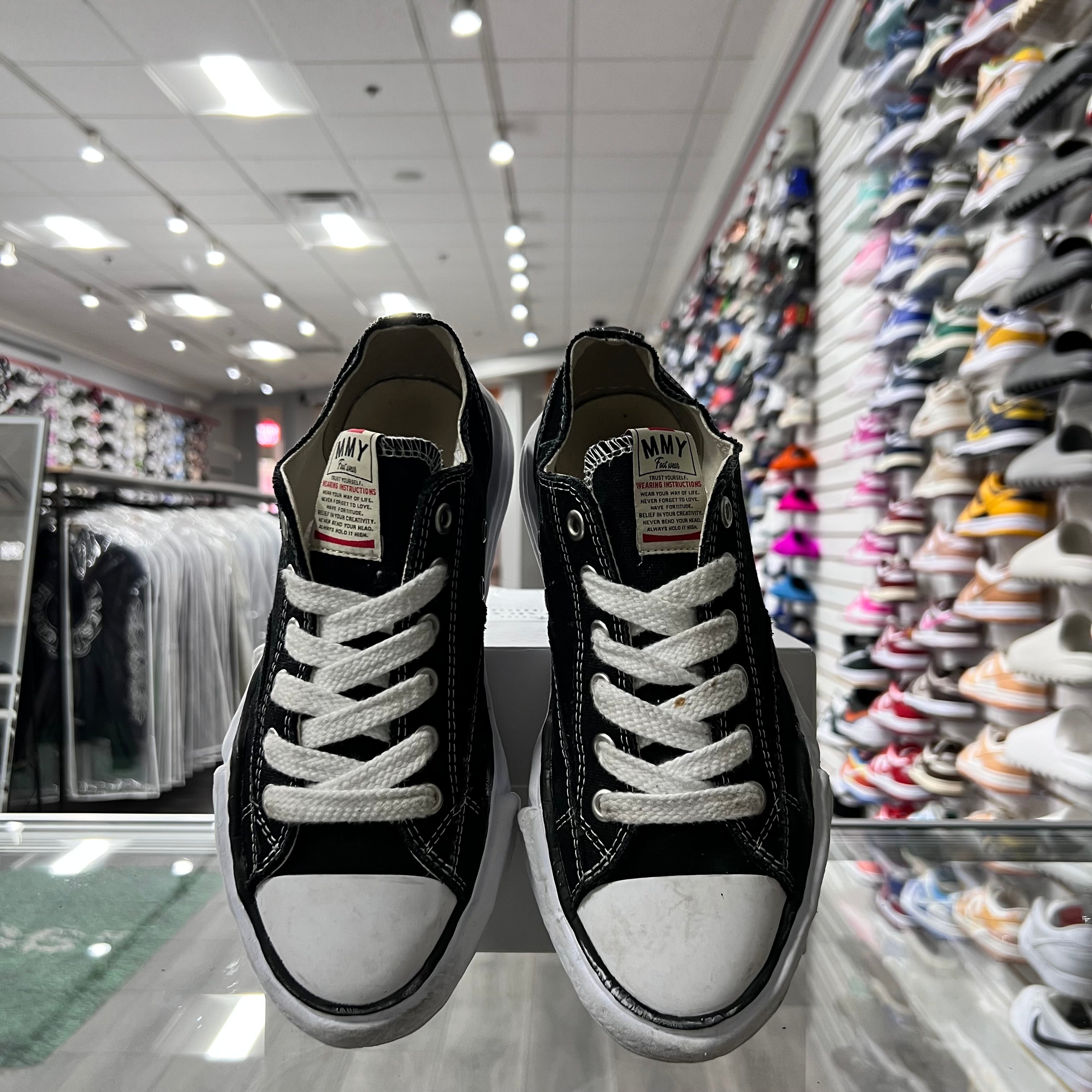 Mason Mahara Yushiro Black/White (Lightly Worn)