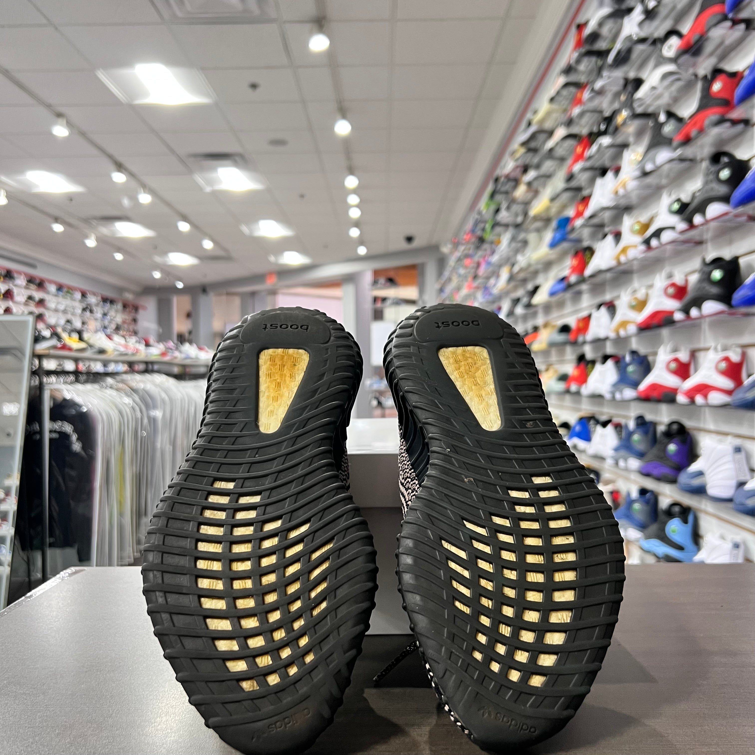 Yeezy 350 V2 Yecheil (Replacement Box)