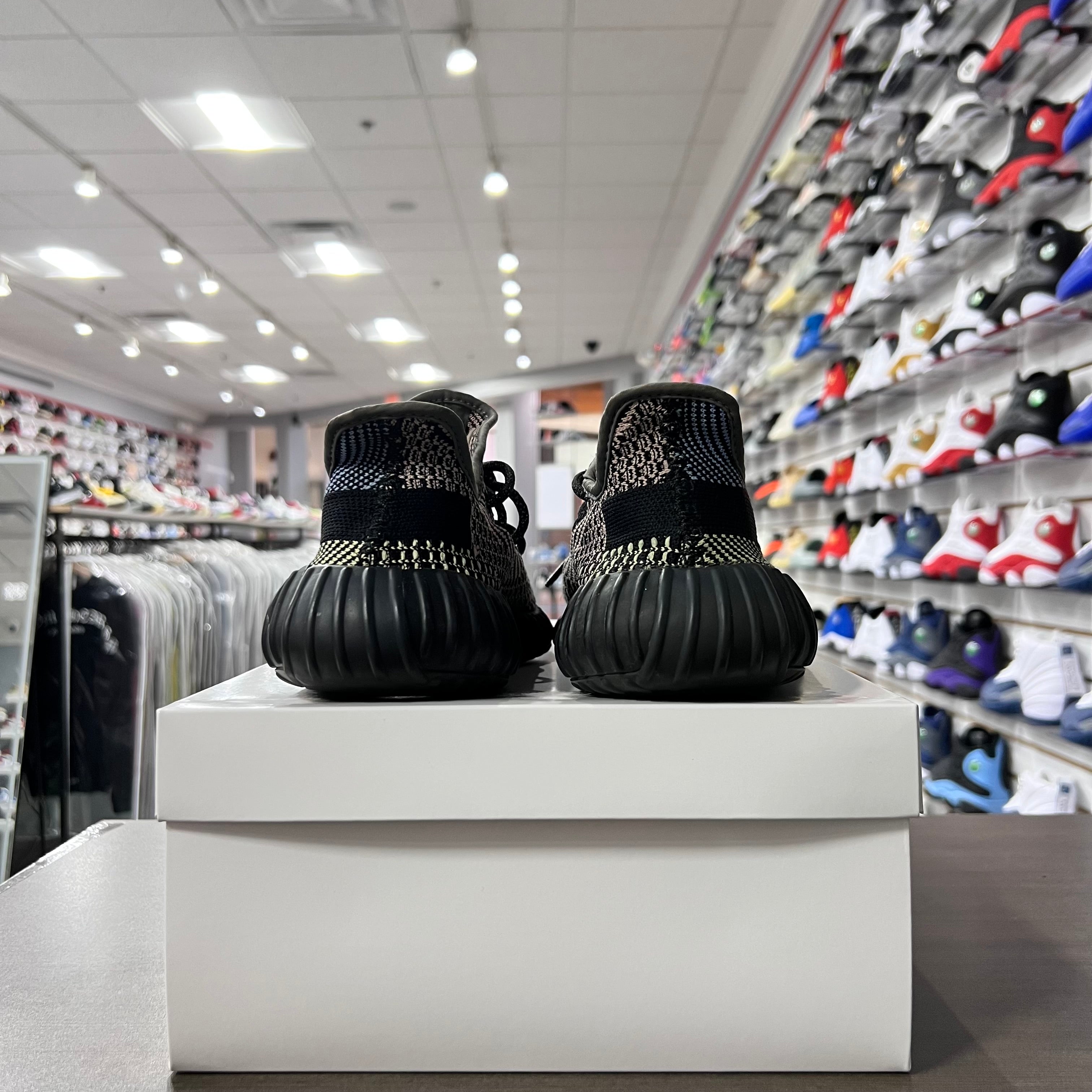 Yeezy 350 V2 Yecheil (Replacement Box)