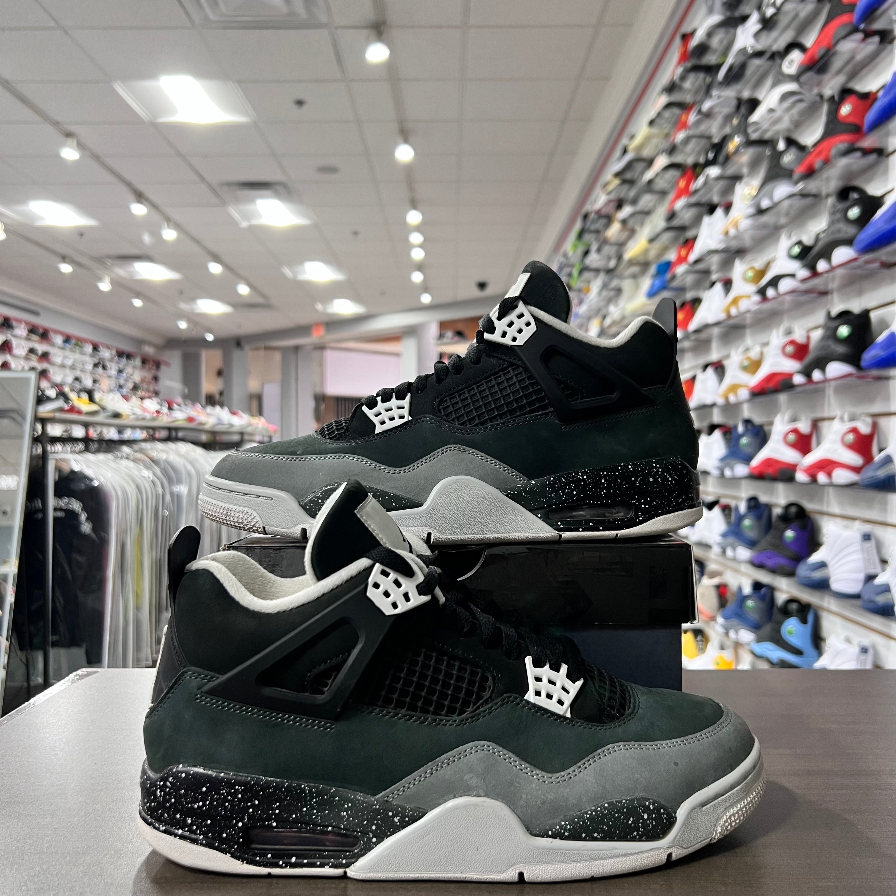 Jordan Retro 4 Mens Fear (Lighlty Worn)