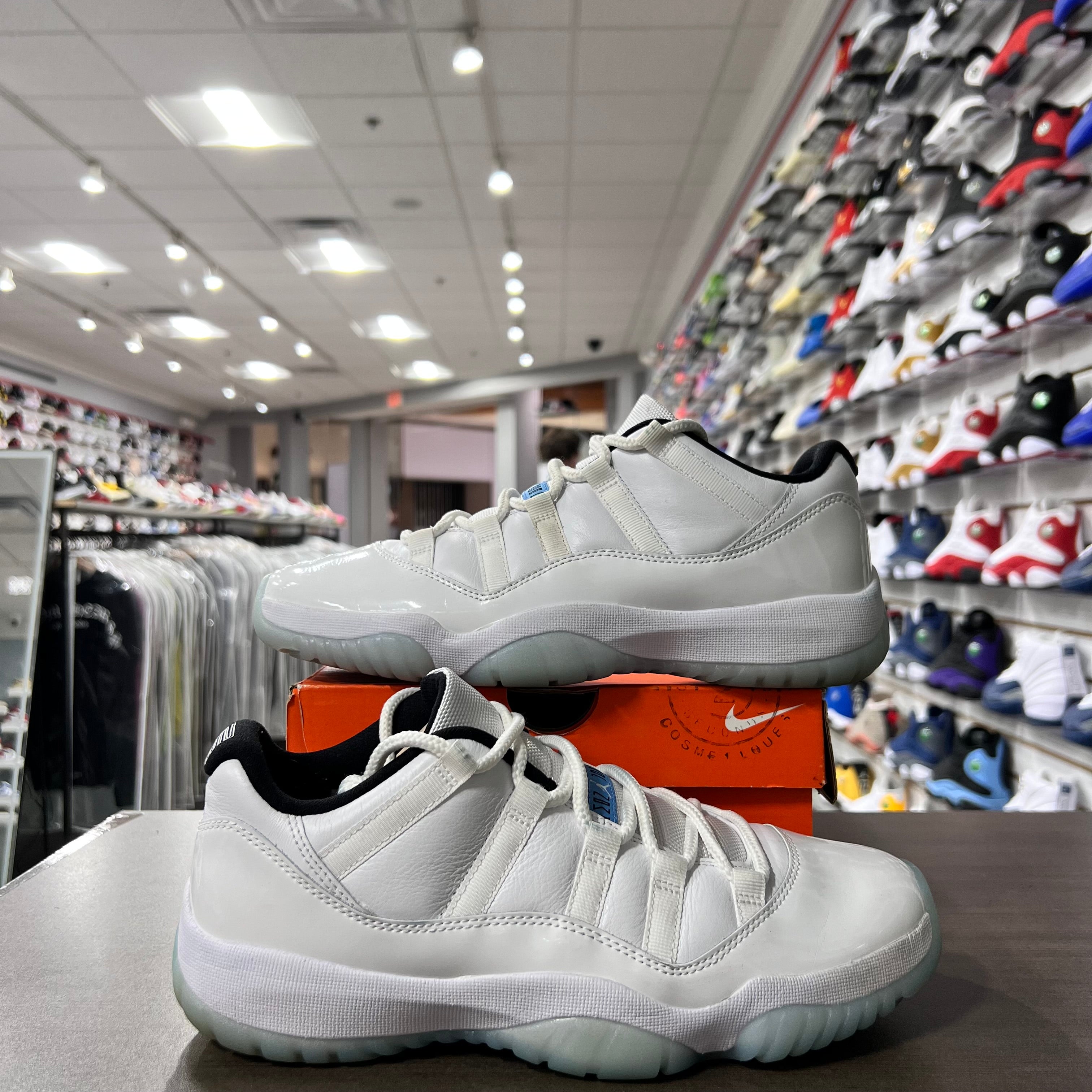 Jordan Retro 11 Low Mens Legend Blue B-Grade (Lighlty Worn)