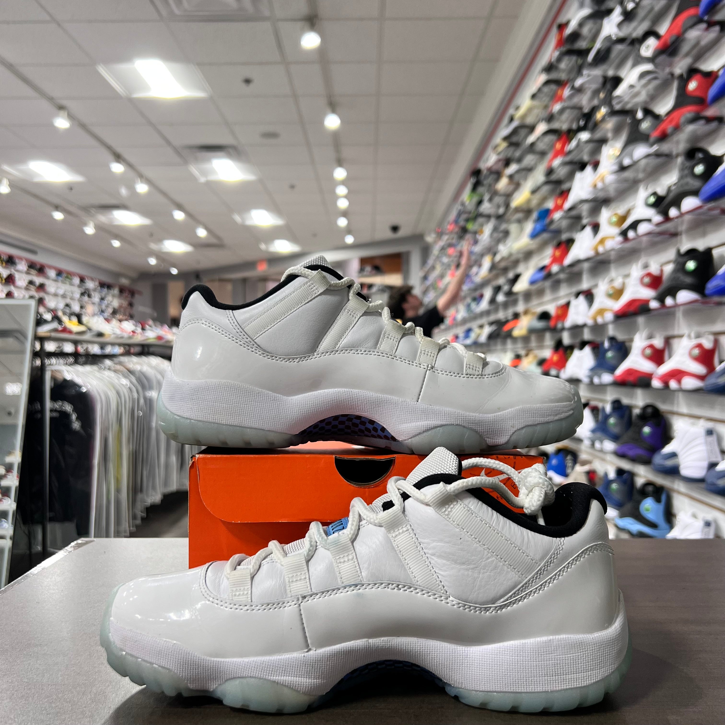 Jordan Retro 11 Low Mens Legend Blue B-Grade (Lighlty Worn)