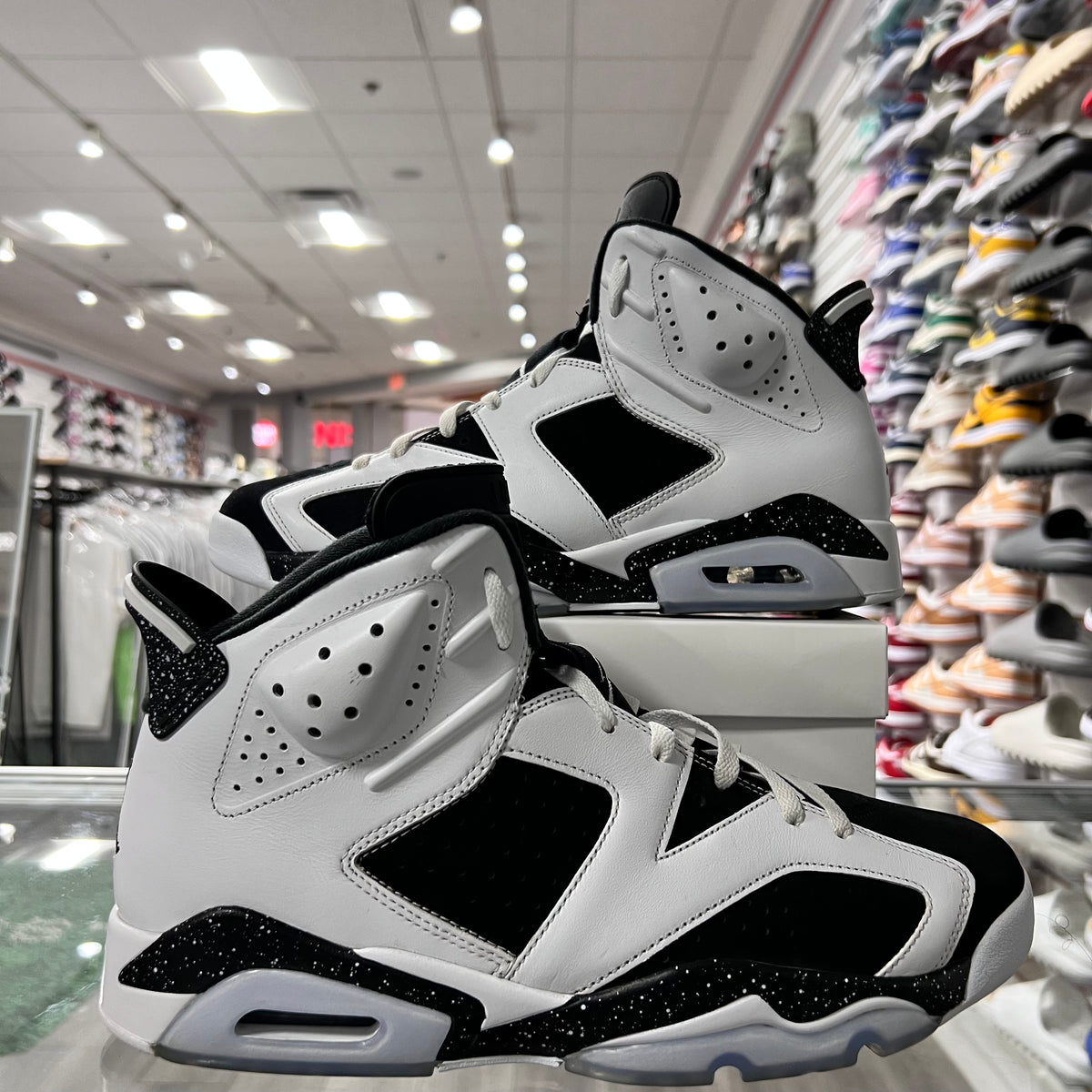 Jordan Retro 6 Mens Reverse Oreo (Lightly Worn+Replacement Box)