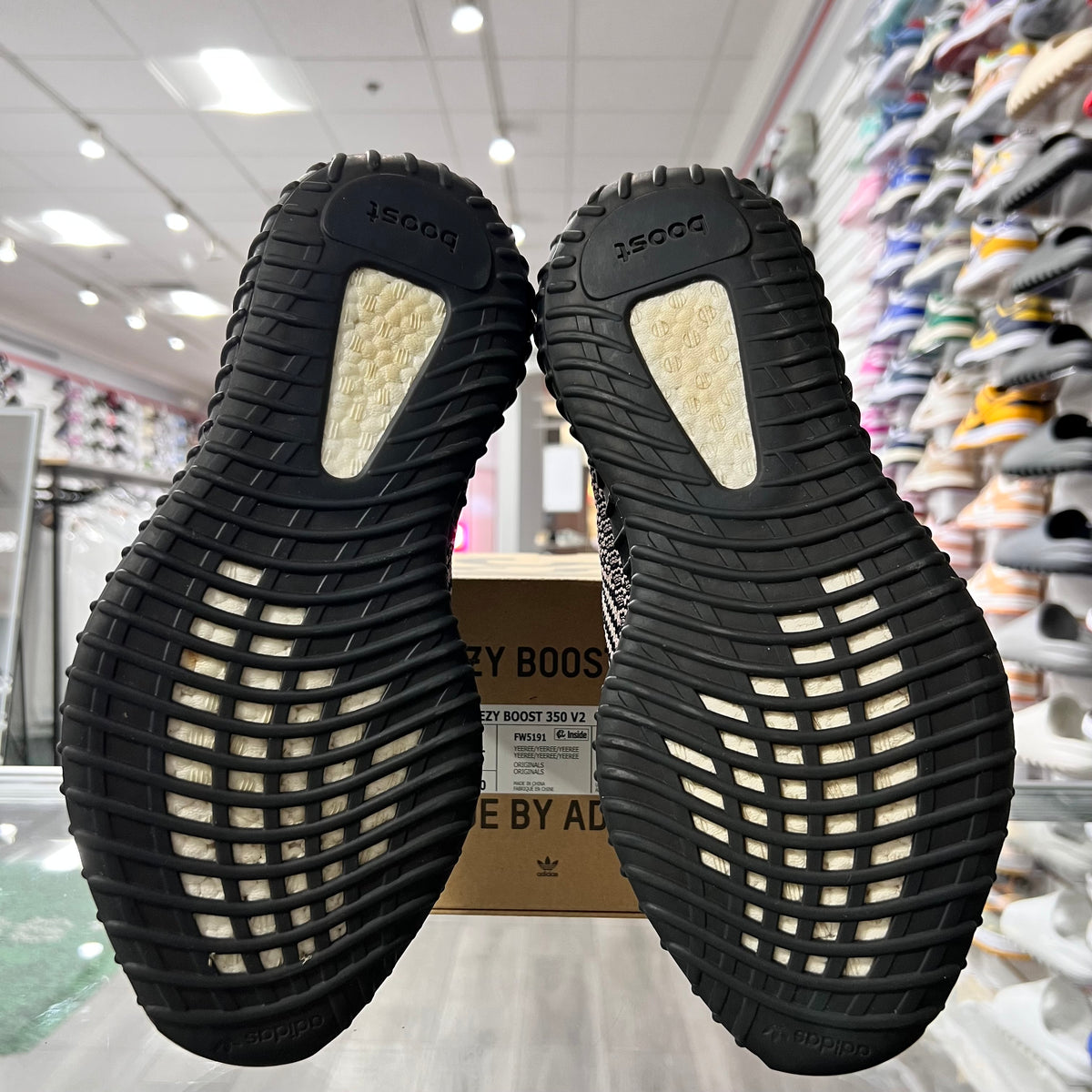 Yeezy 350 Boost Yecheil (Lightly Worn+Replacement Box)