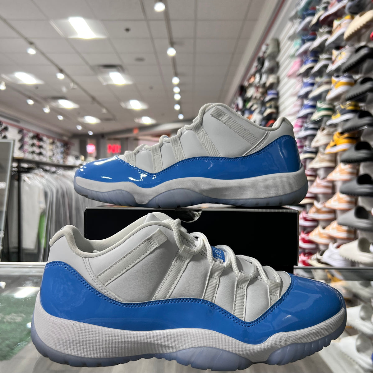 Jordan Retro 11 Low Mens University Blue (Lightly Worn)