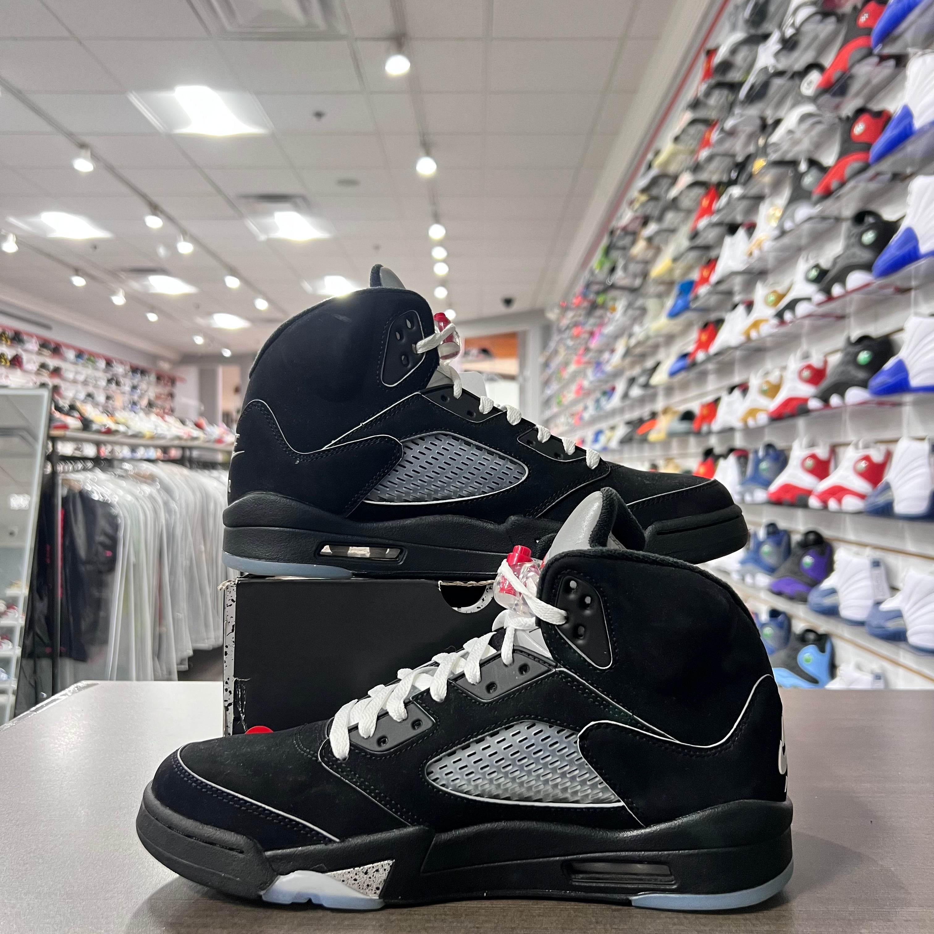 Jordan Retro 5 Mens Black Metallic Reimagined (Lightly Worn)