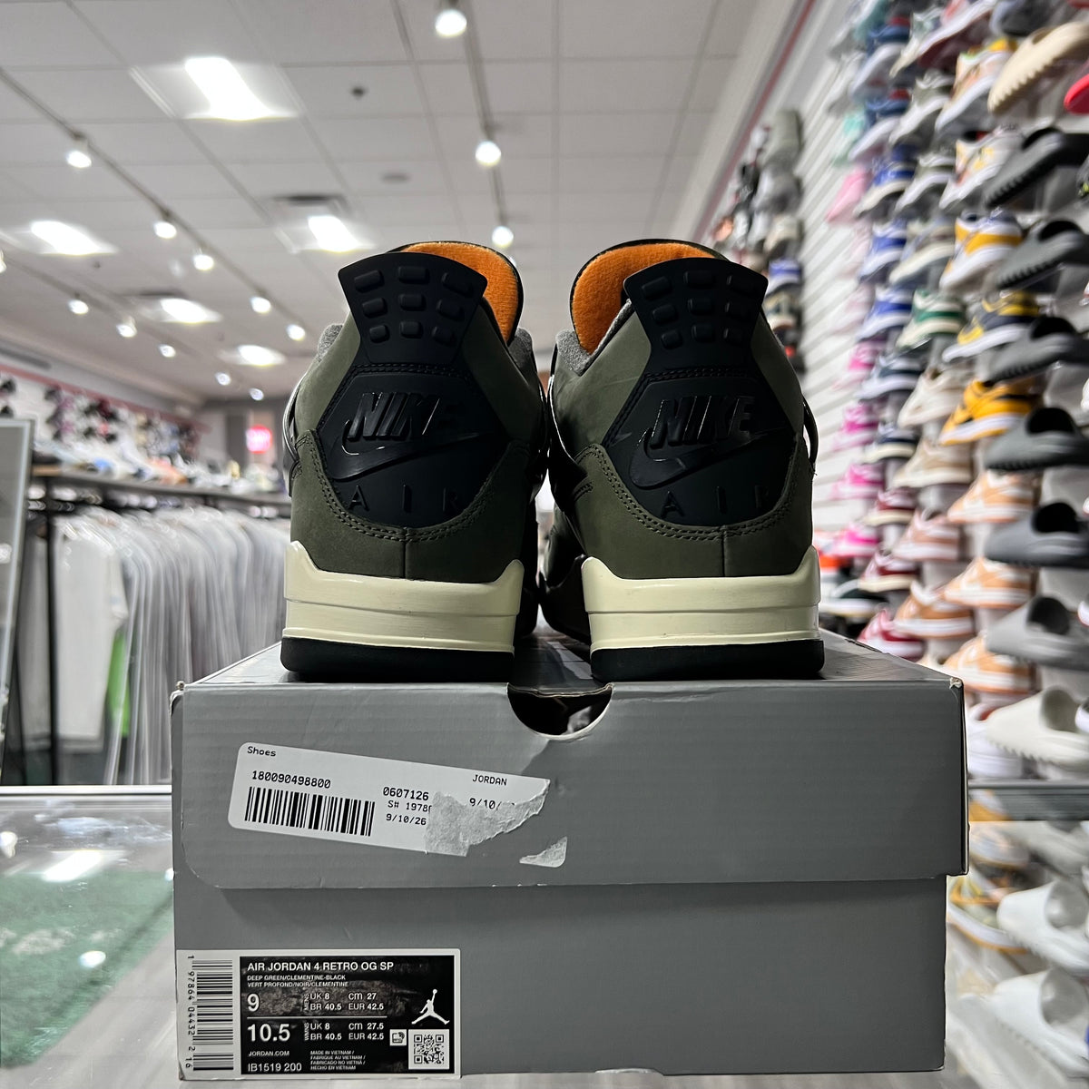 Jordan Retro 4 Mens Undefeated (Lightly Worn)