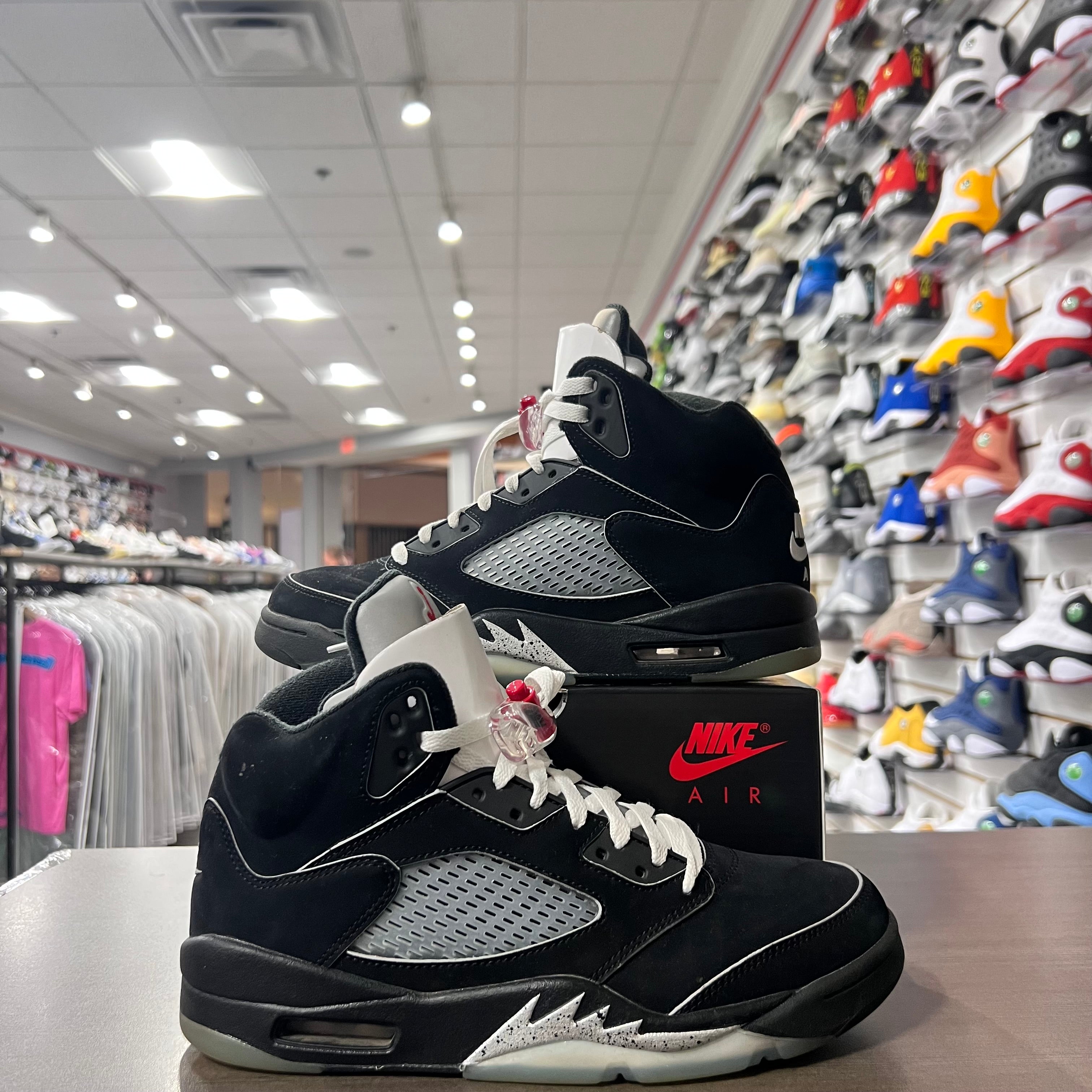 Jordan Retro 5 Mens Black Metallic Reimagined (Lightly Worn)