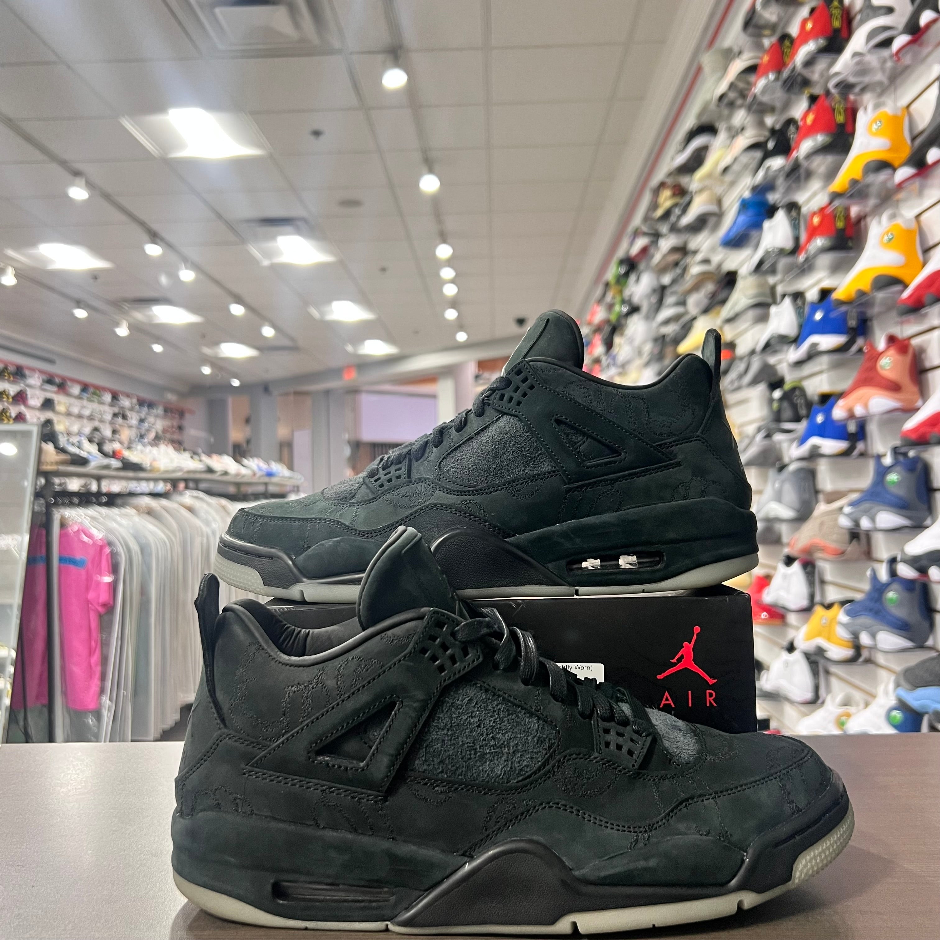 Jordan Retro 4 Mens Kaws Black (Lightly Worn)