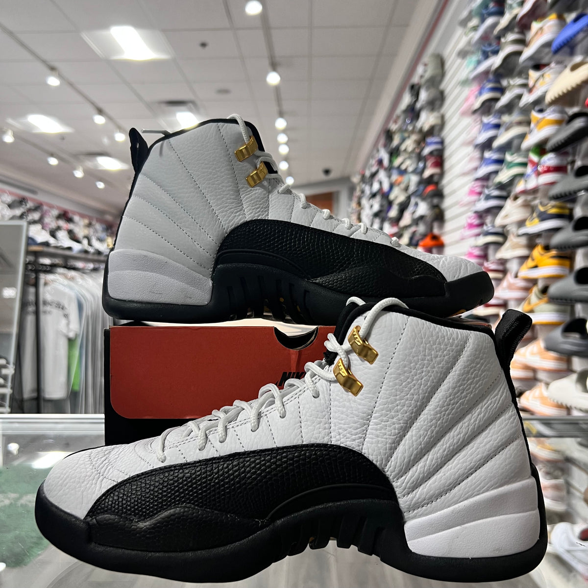 Jordan Retro 12 Mens Taxi (Lightly Worn)