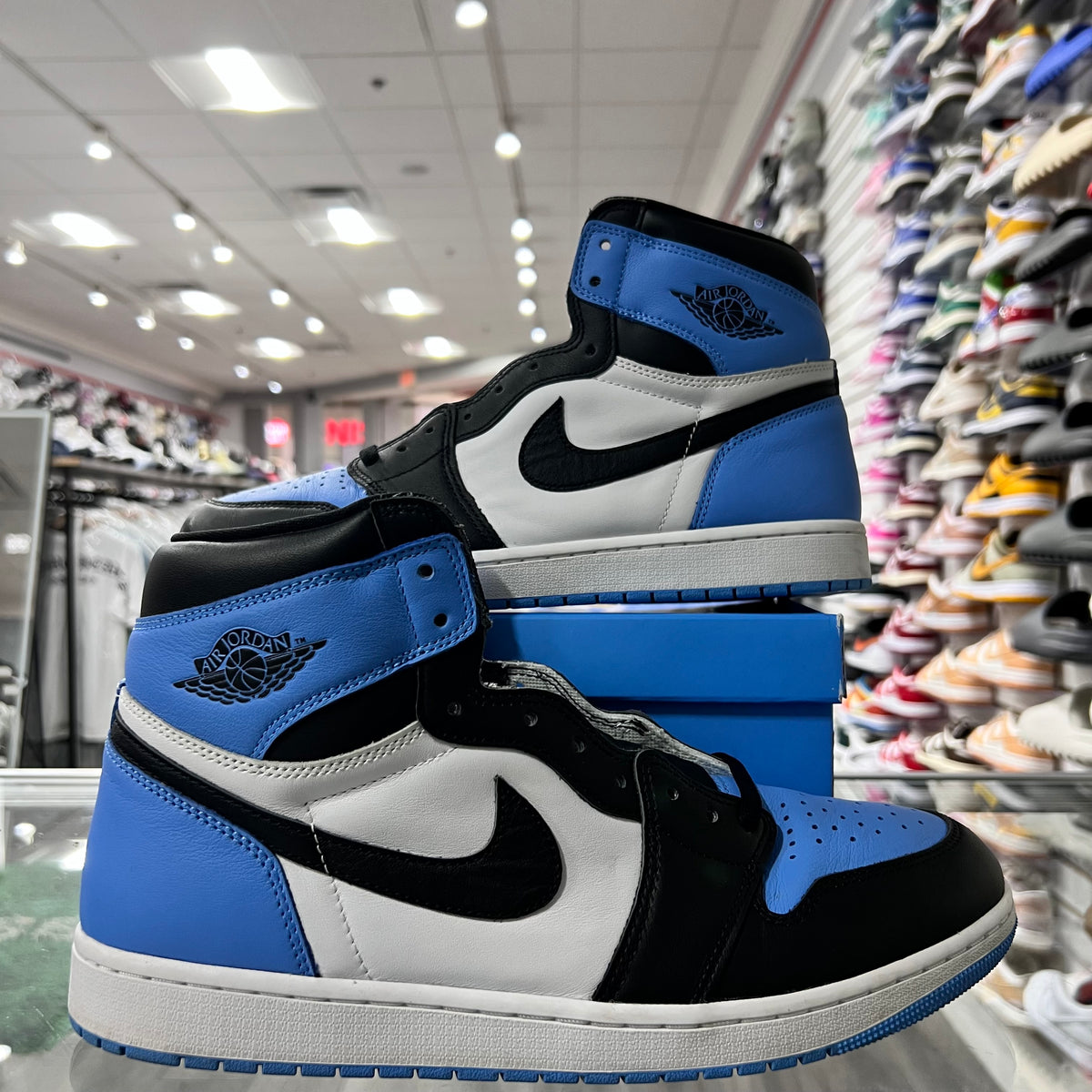 Jordan Retro 1 High Og Mens UNC Toe (Lightly Worn)