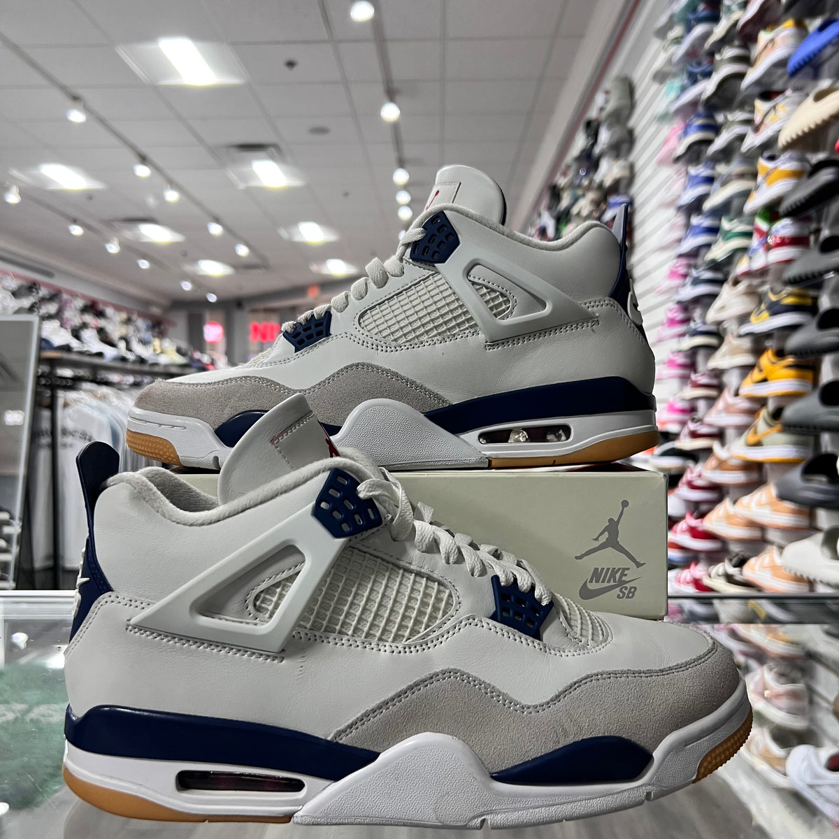 Jordan Retro 4 SB Mens Navy Blue (Lightly Worn)