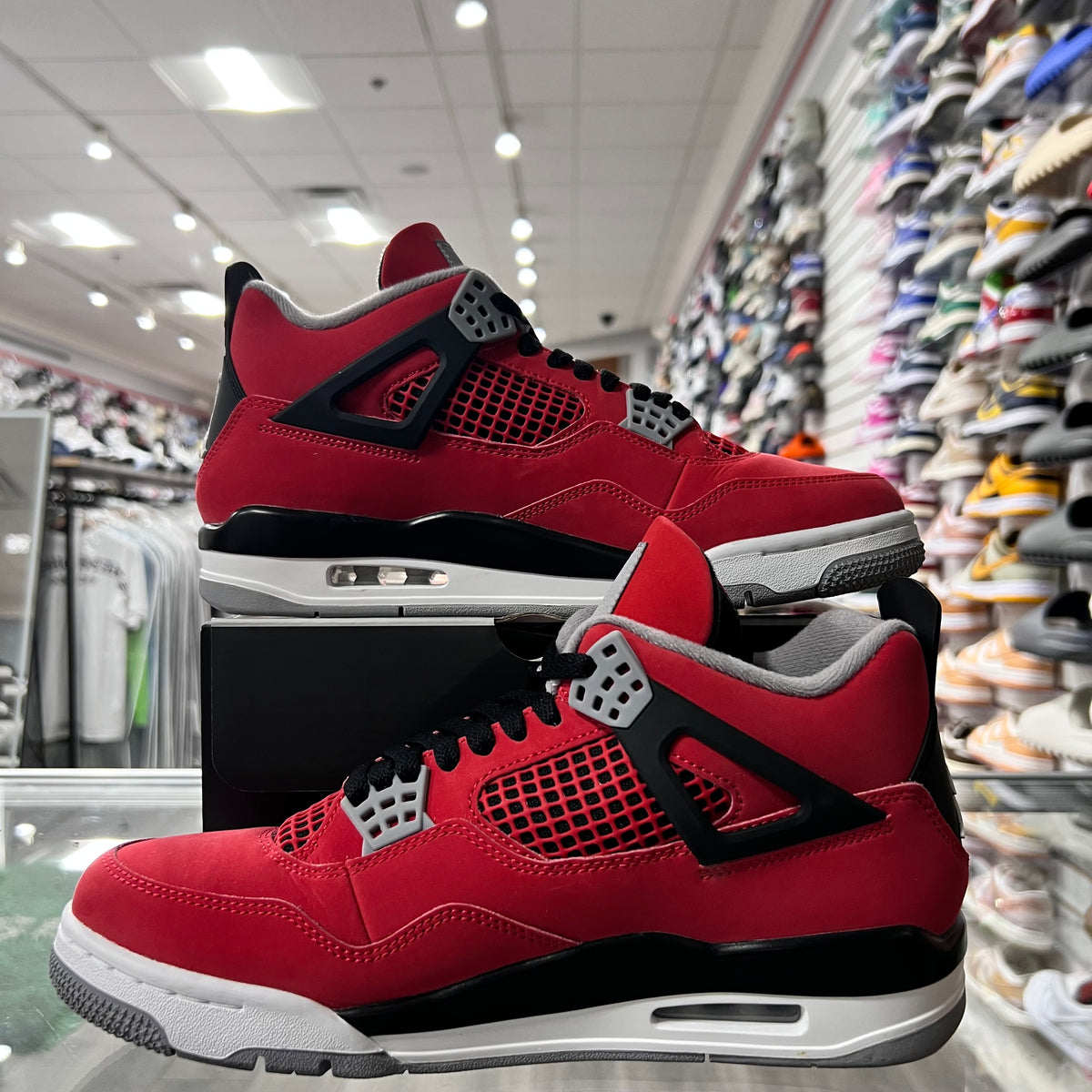 Jordan Retro 4 Mens Toro Bravo (Lightly Worn)