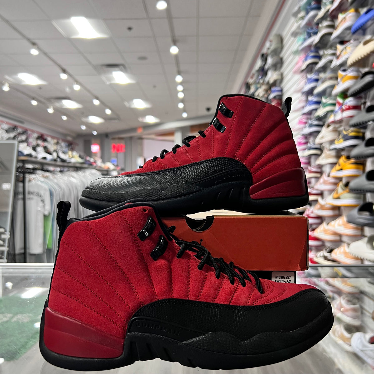 Jordan Retro 12 Mens Reverse Flu Game (Lightly Worn+Missing White Laces)