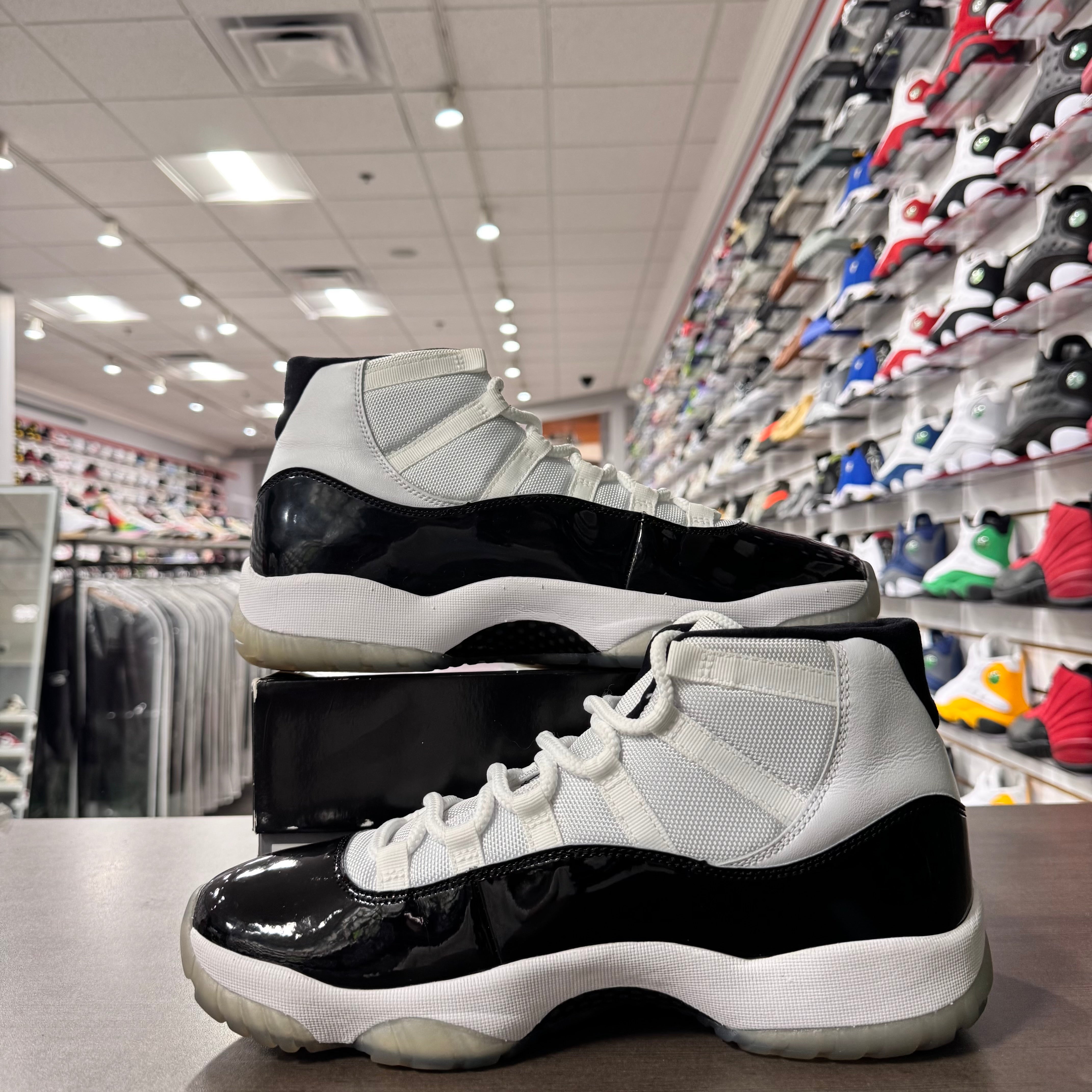 Jordan Retro 11 Mens Concord (Lightly Worn)