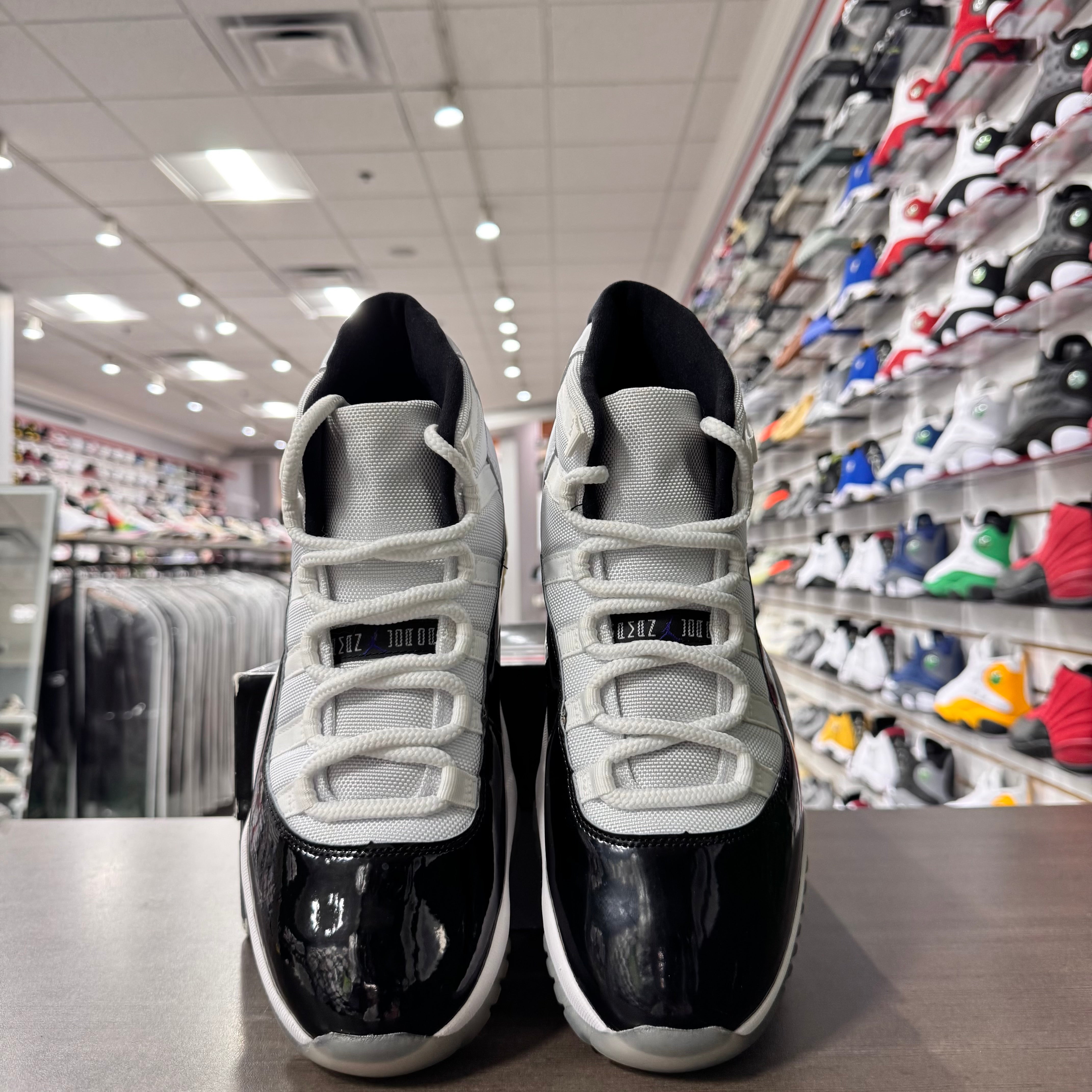Jordan Retro 11 Mens Concord (Lightly Worn)