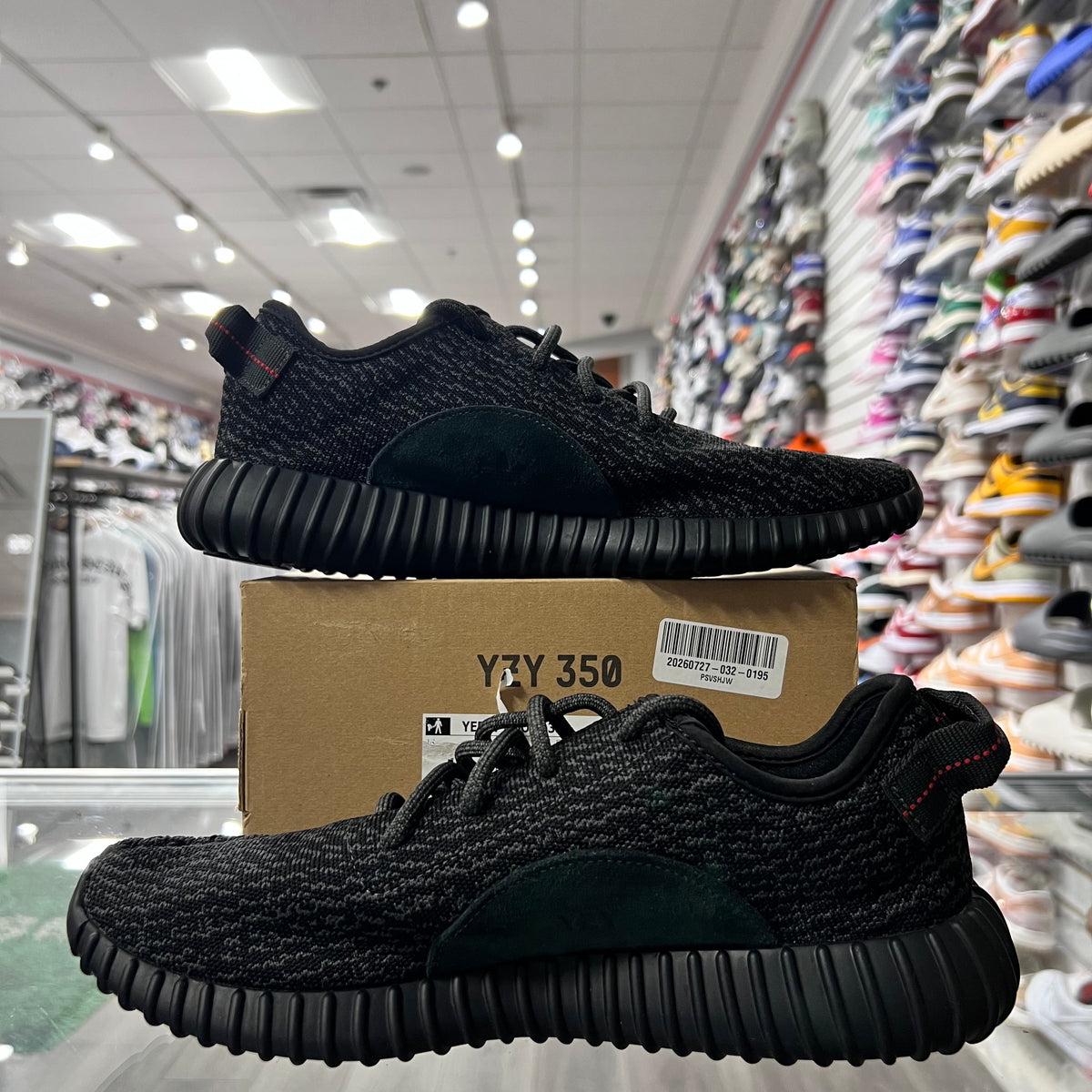 Yeezy 350 Pirate Black (2023)(Lightly Worn)