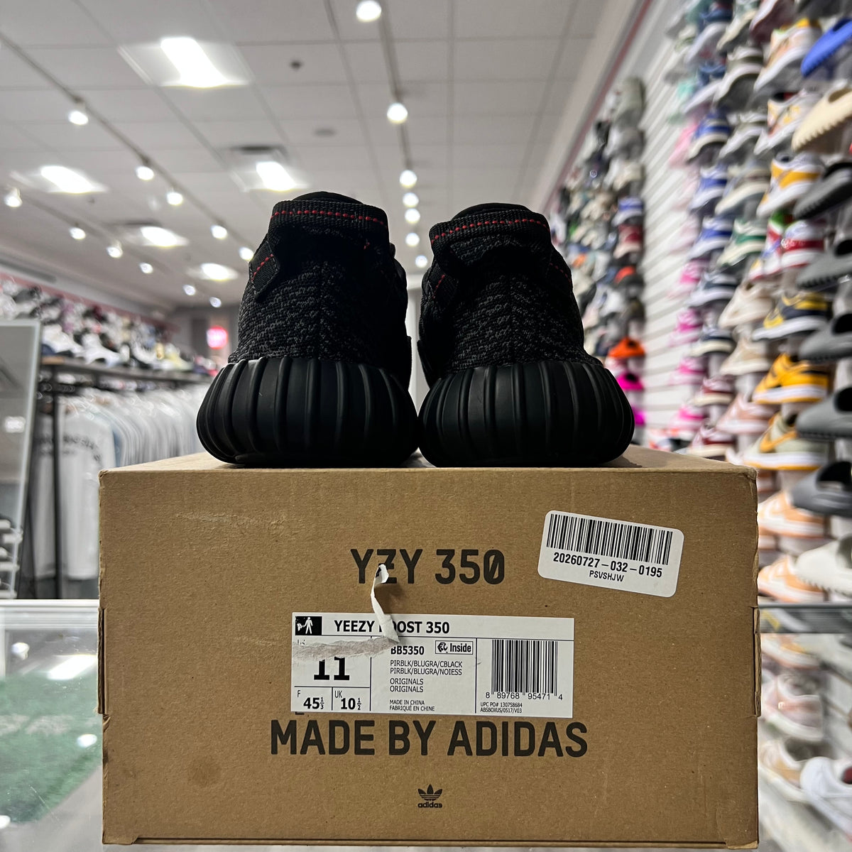 Yeezy 350 Pirate Black (2023)(Lightly Worn)