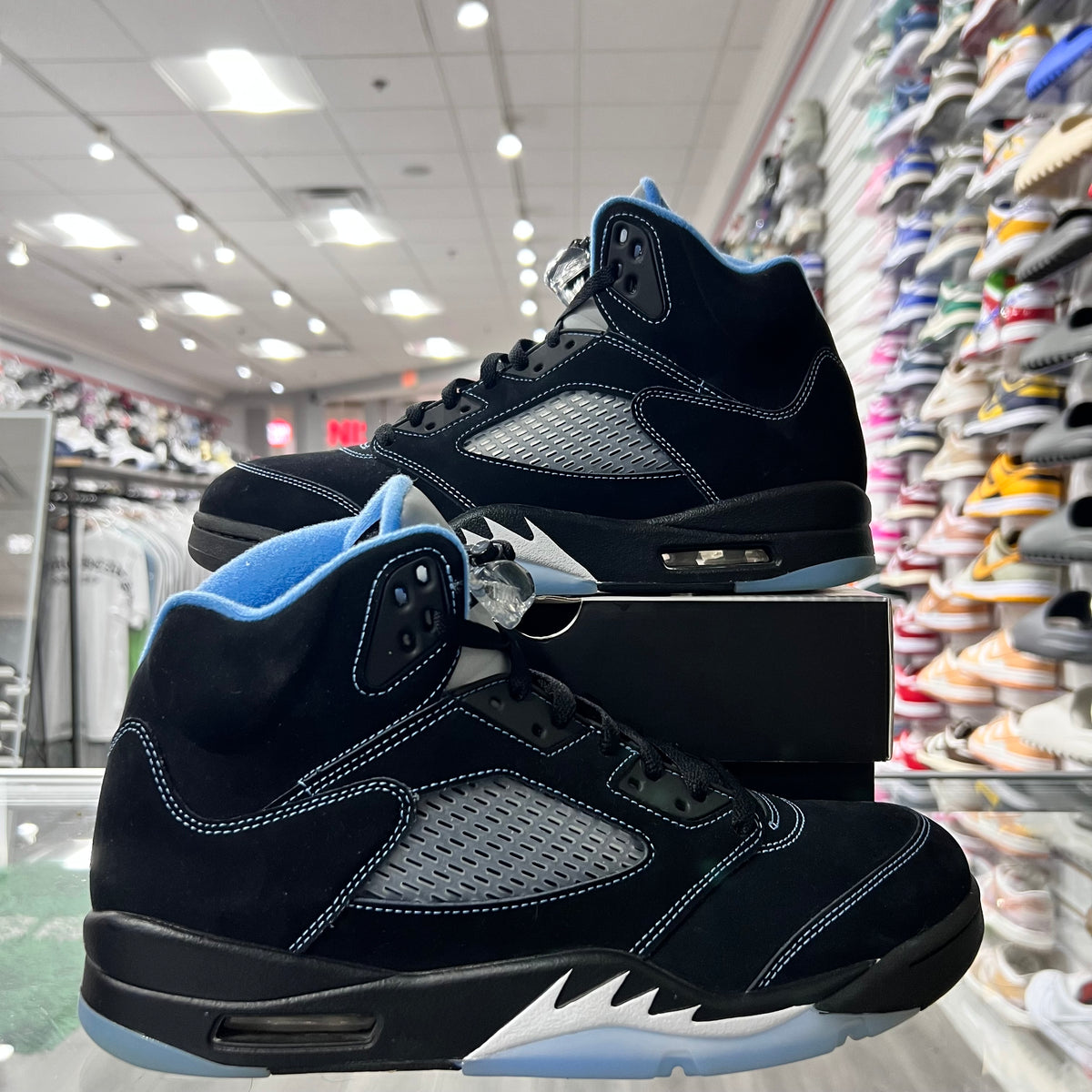 Jordan Retro 5 Mens Black University Blue (Lightly Worn)