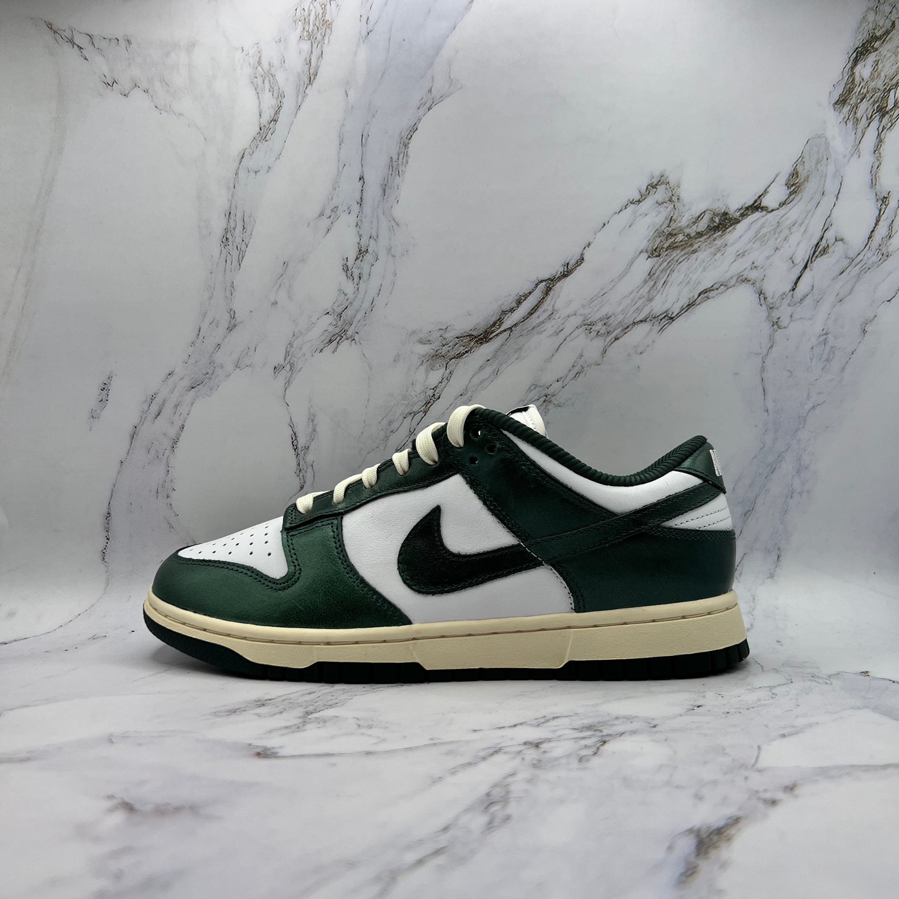 Nike Dunk Low Womens Vintage Green