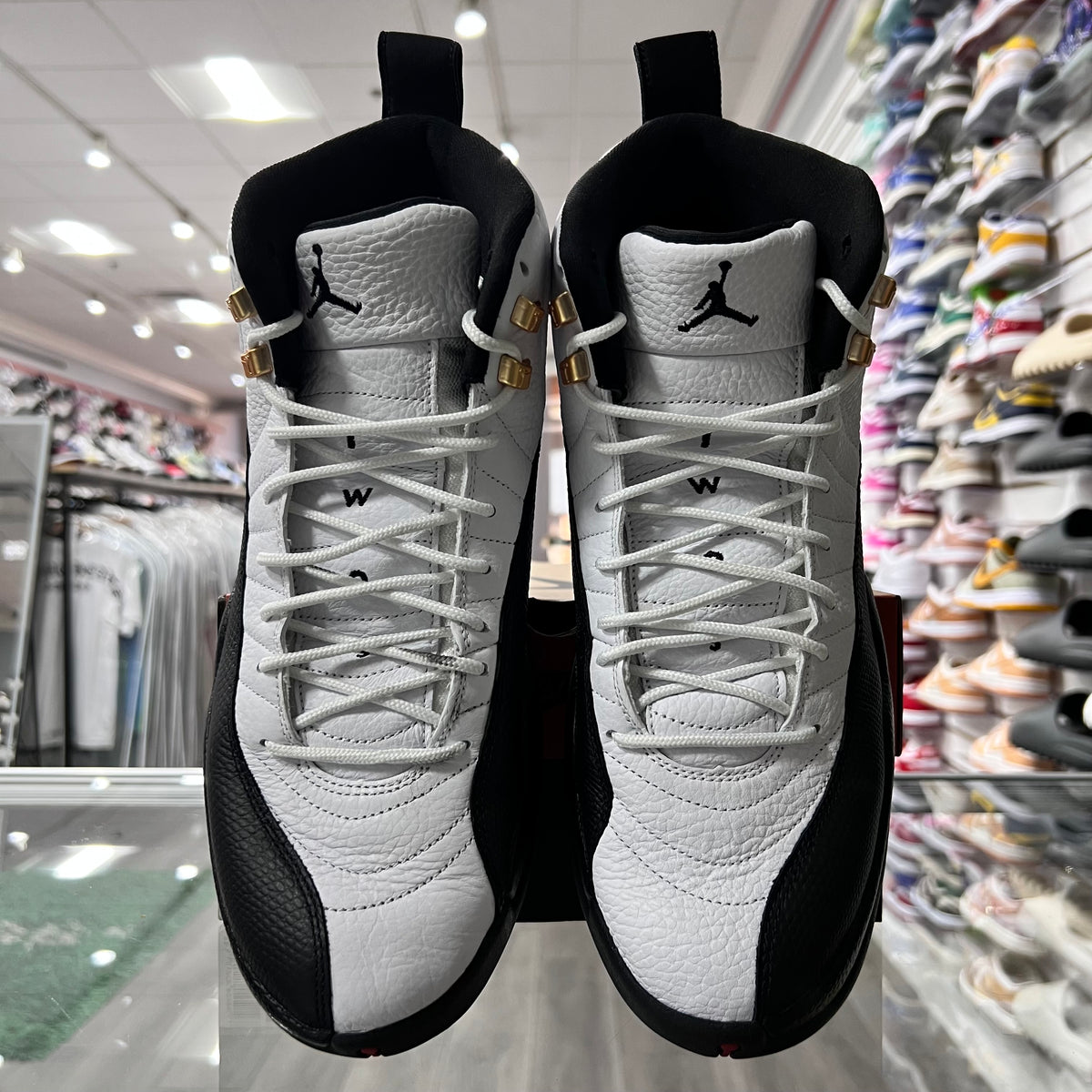 Jordan Retro 12 Mens Taxi (Lightly worn)