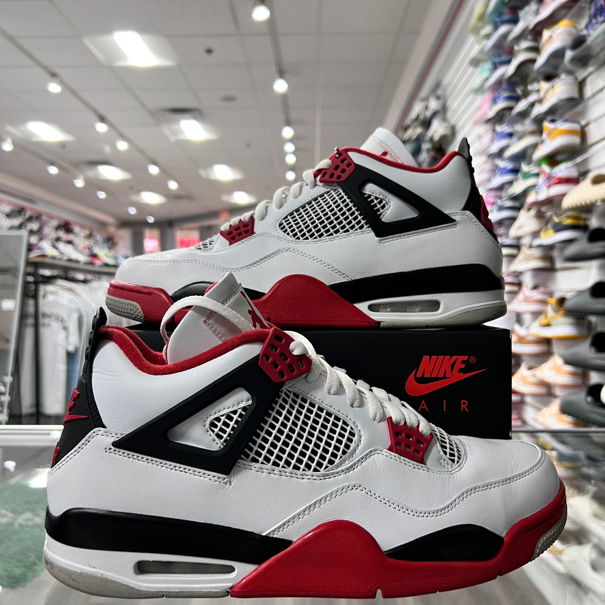 Jordan Retro 4 Mens Fire Red (Lightly Worn)