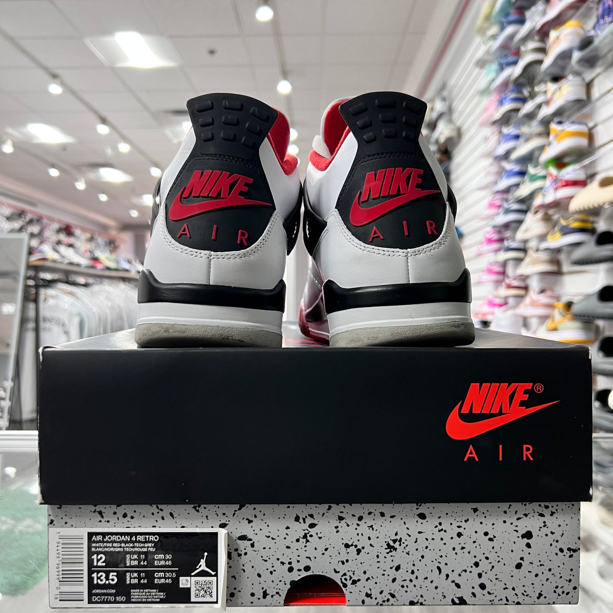 Jordan Retro 4 Mens Fire Red (Lightly Worn)
