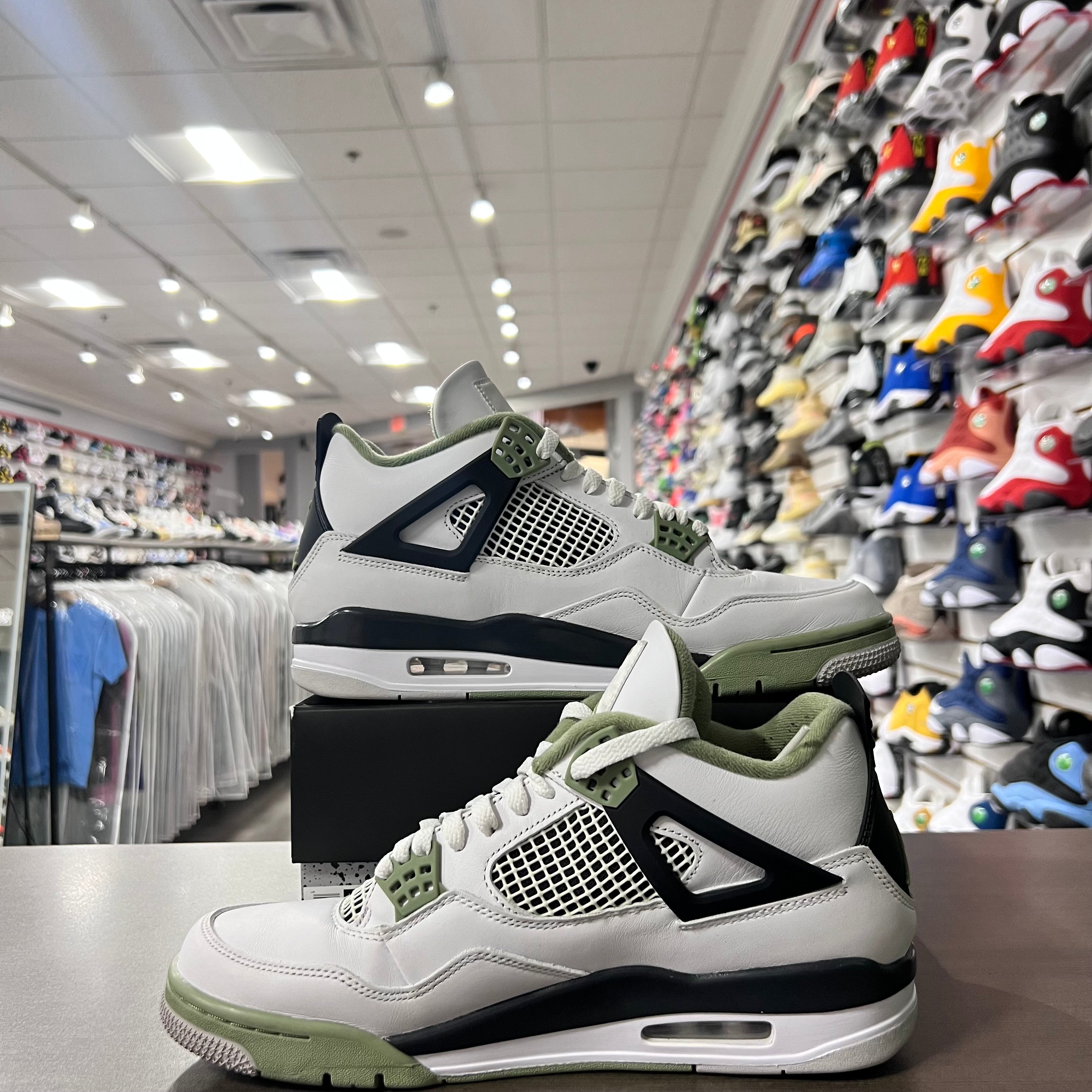 Jordan Retro 4 Womens Seafoam (Lightly Worn)