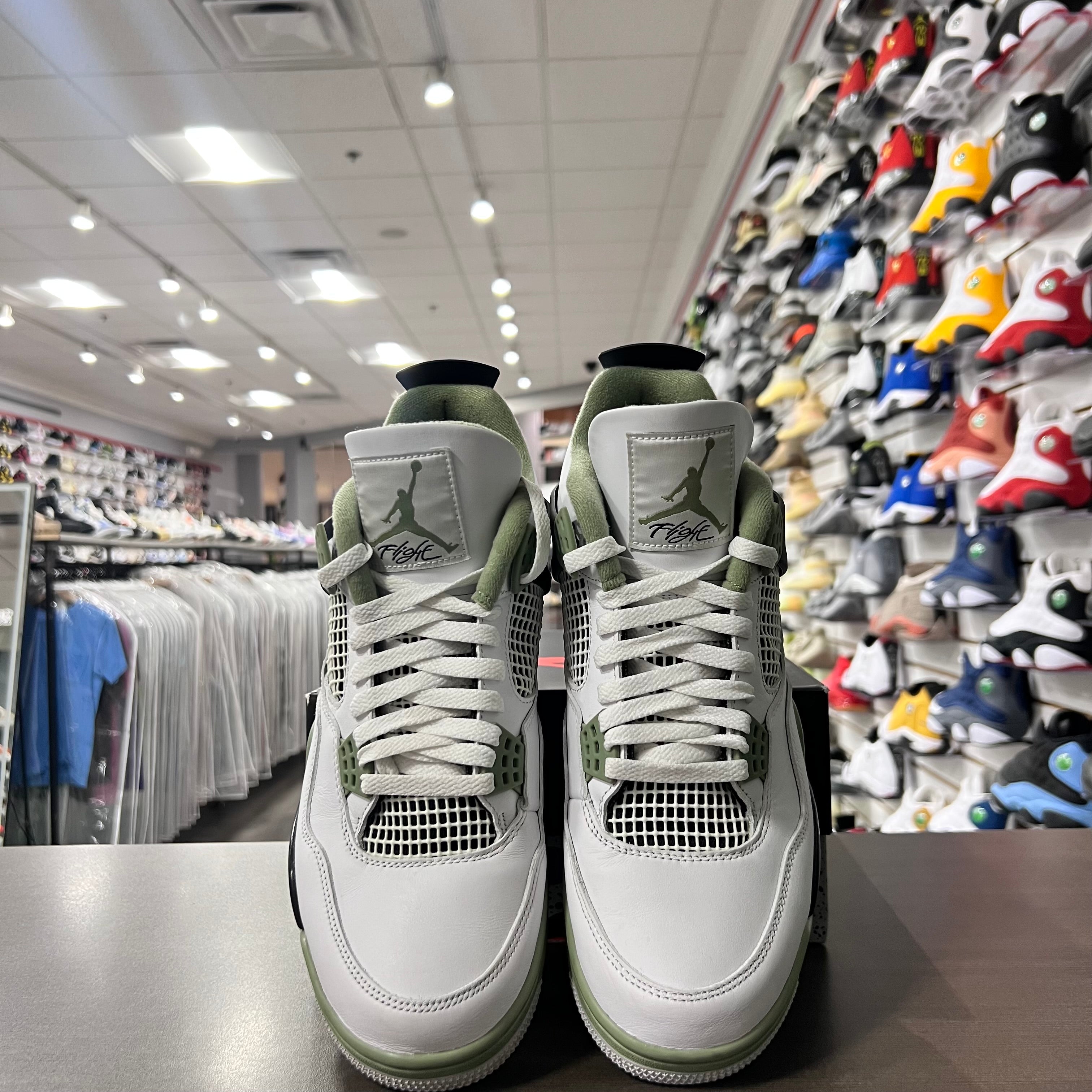 Jordan Retro 4 Womens Seafoam (Lightly Worn)