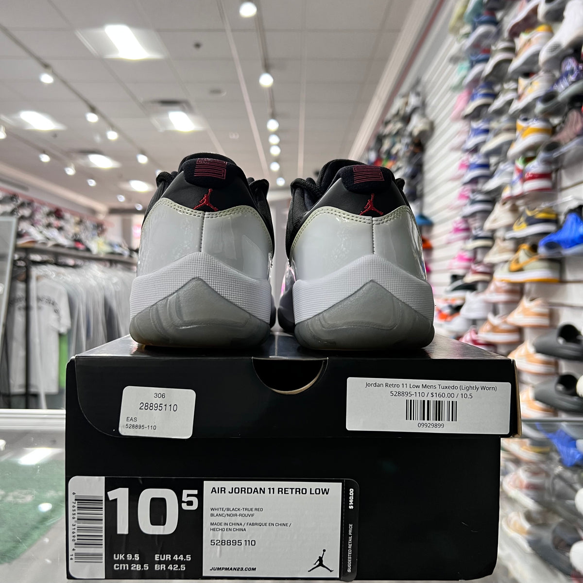 Jordan Retro 11 Low Mens Tuxedo (Lightly Worn)