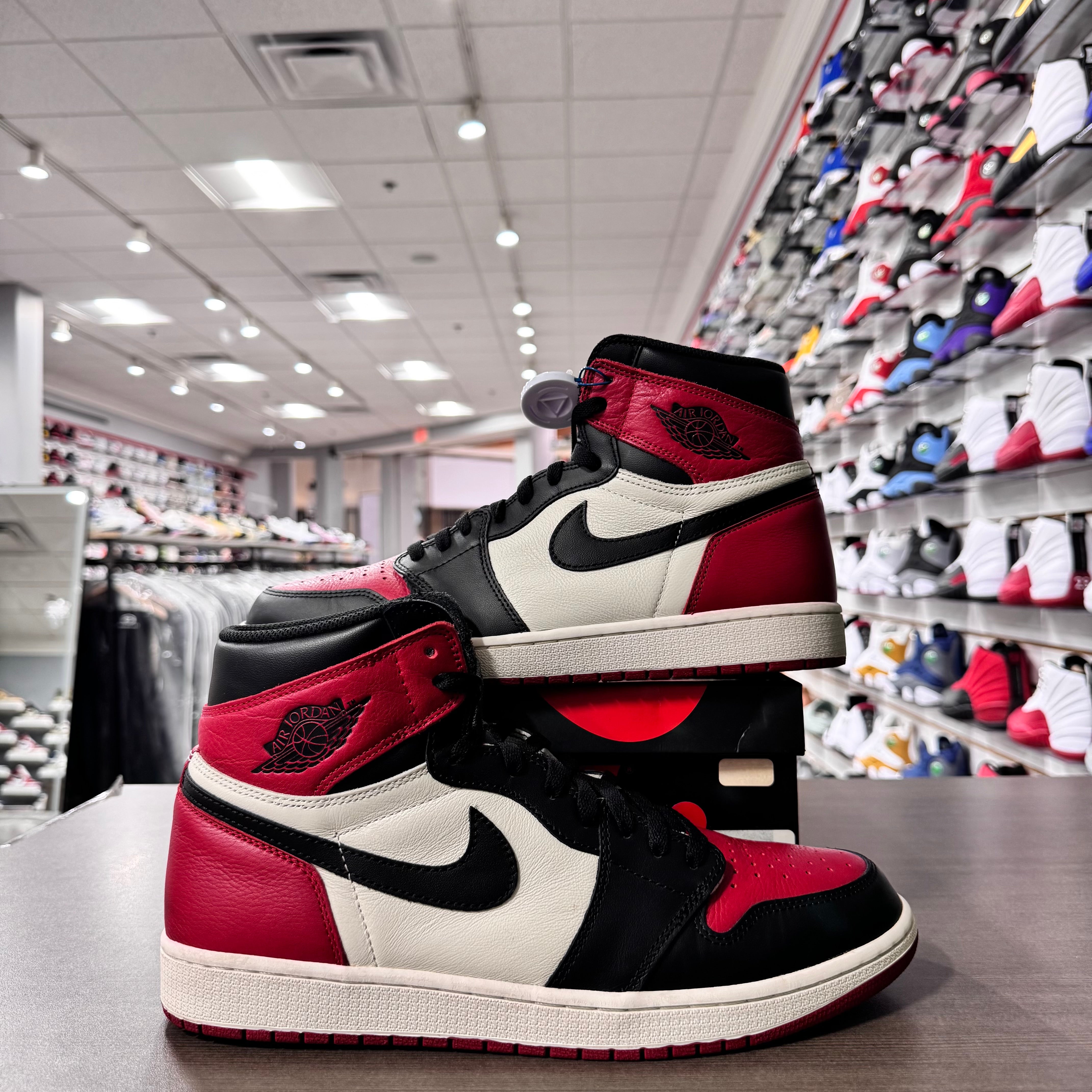 Jordan Retro 1 High Og Mens Bred Toe (Lightly Worn)