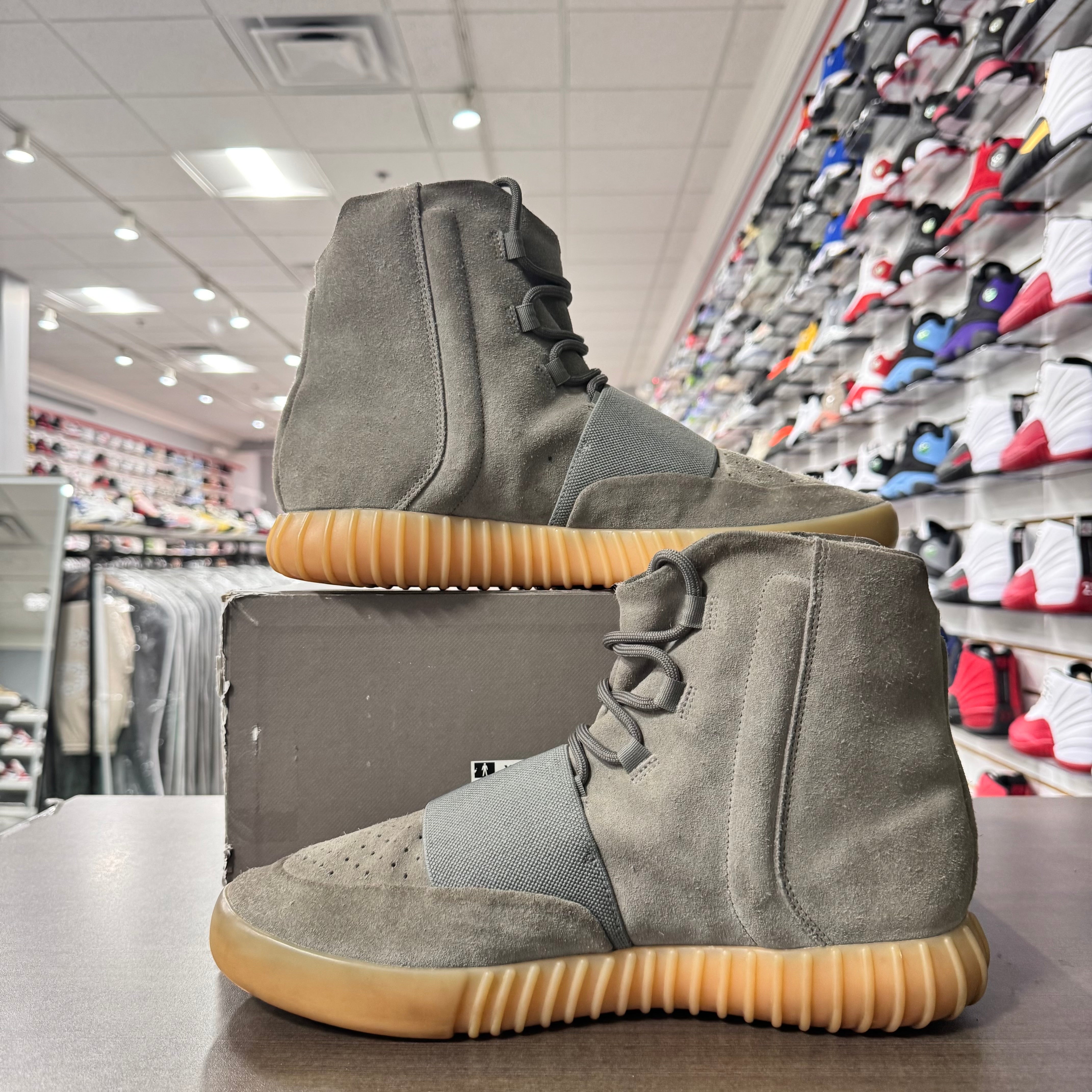 Yeezy 750 Mens Light Grey Gum Bottom (Lightly Worn)