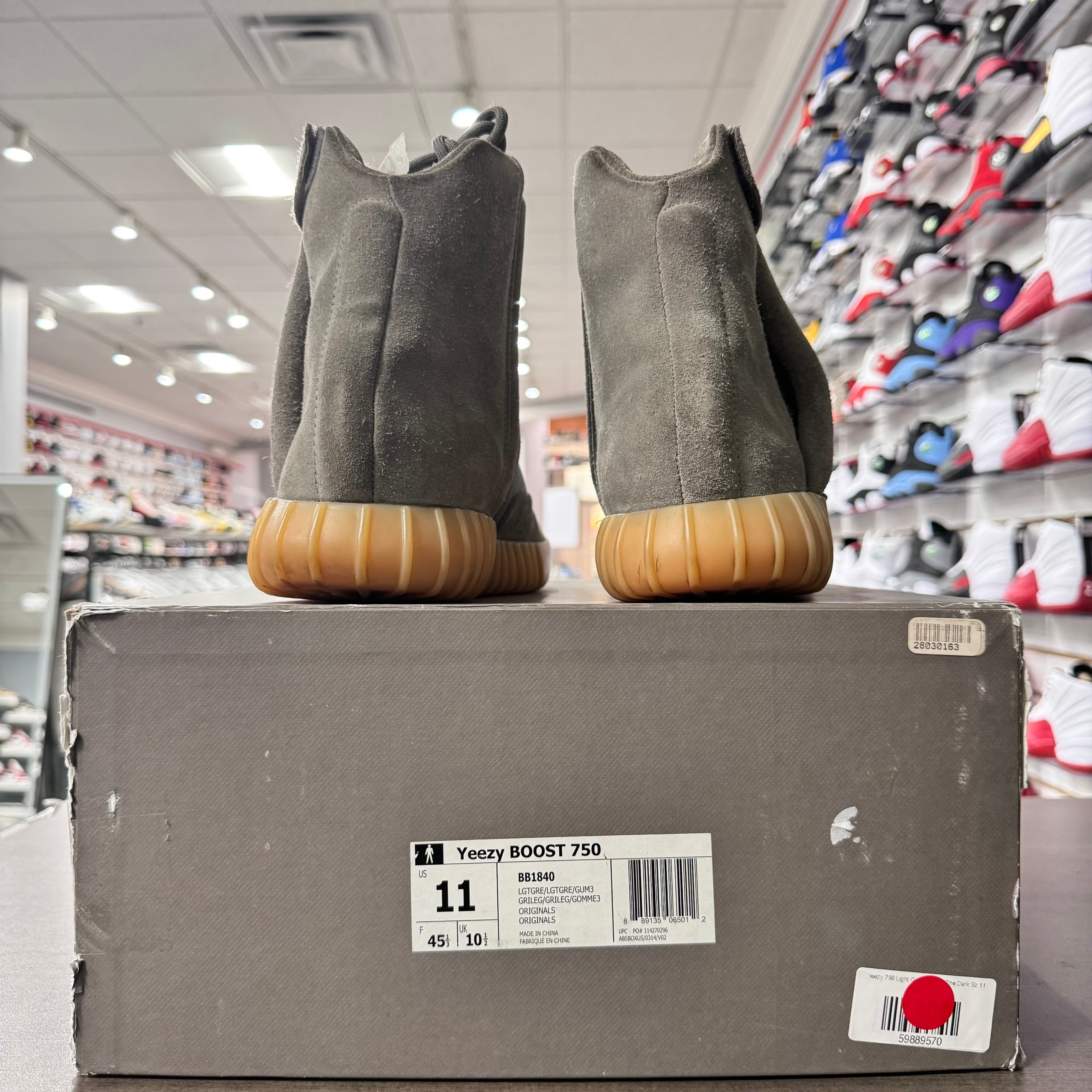 Yeezy 750 Mens Light Grey Gum Bottom (Lightly Worn)