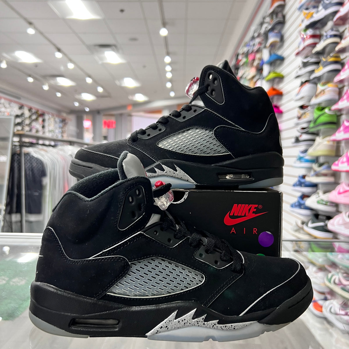 Jordan Retro 5 Mens Black Metallic (Lightly Worn)