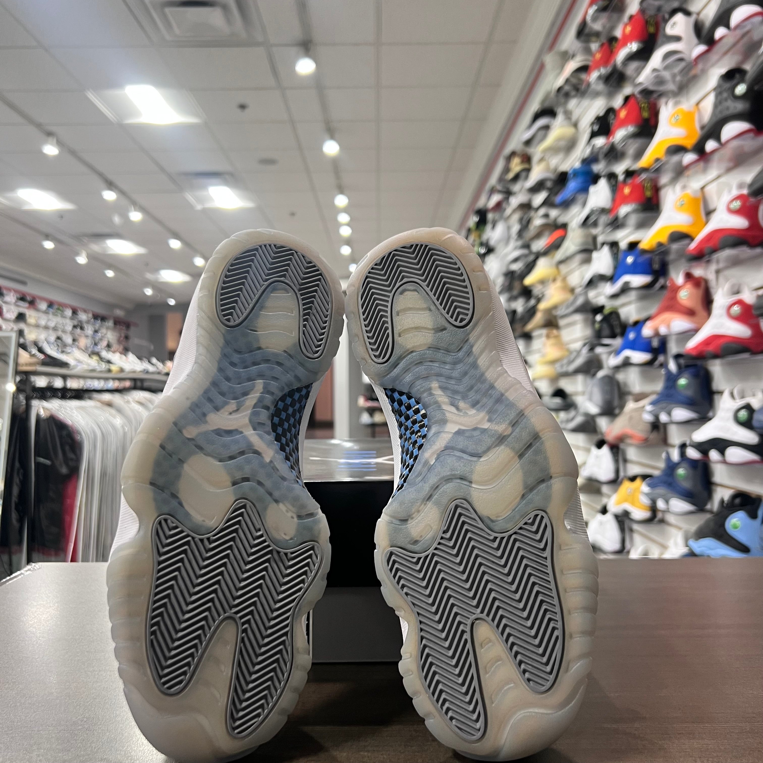 Jordan Retro 11 Low Mens Cement Grey (Lightly Worn)