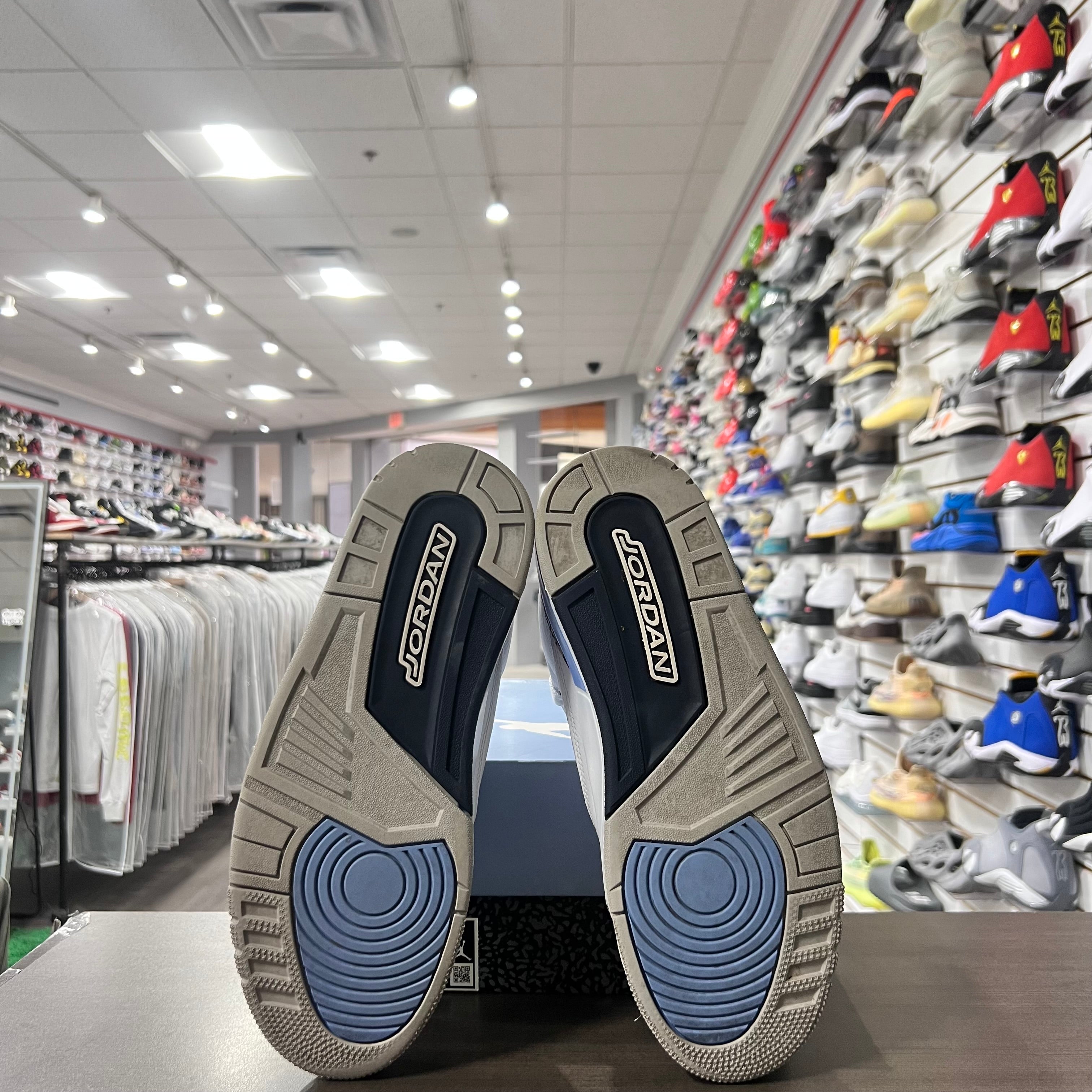 Jordan Retro 3 Mens UNC (Lightly Worn)