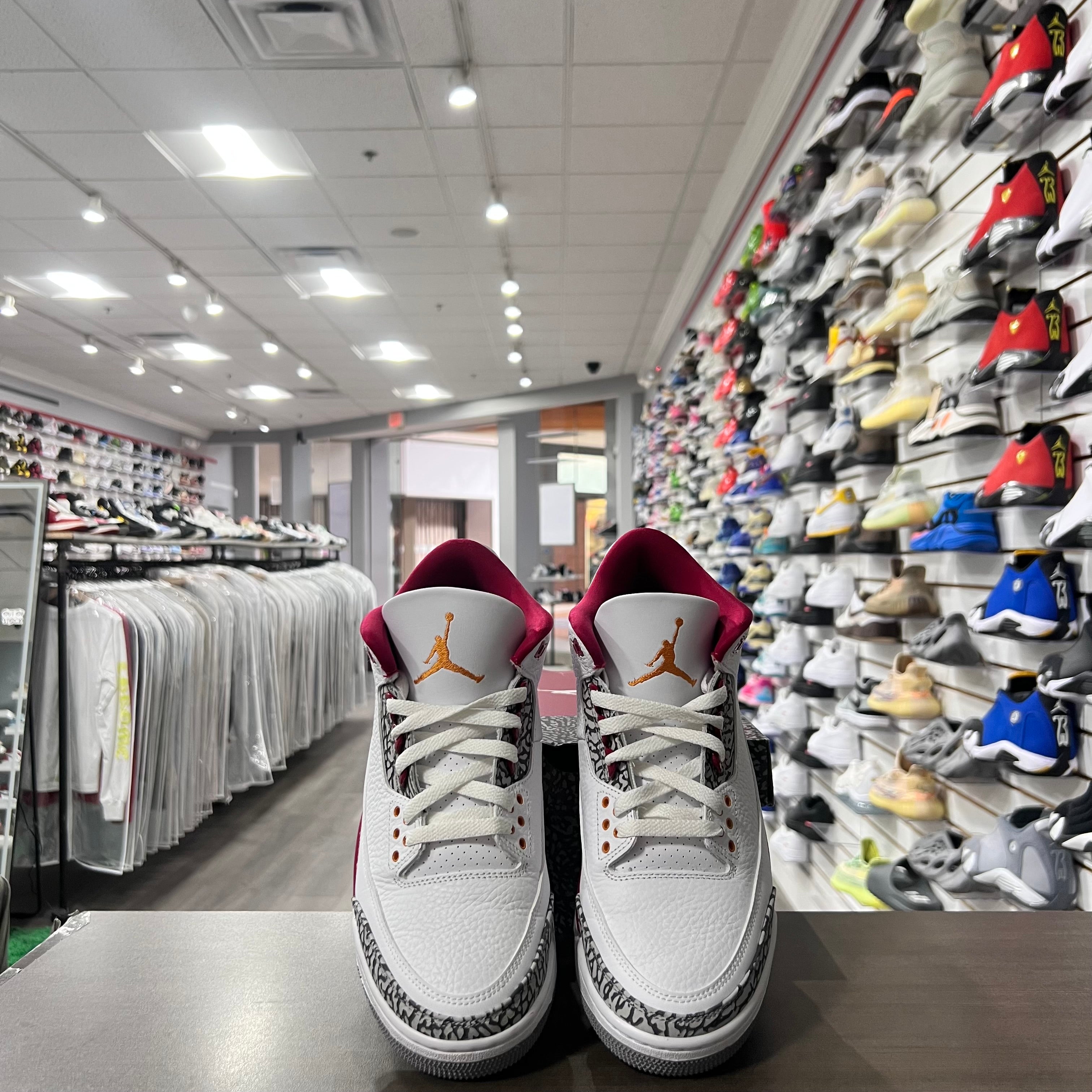 Jordan Retro 3 Mens Cardinal Red (Lightly Worn)