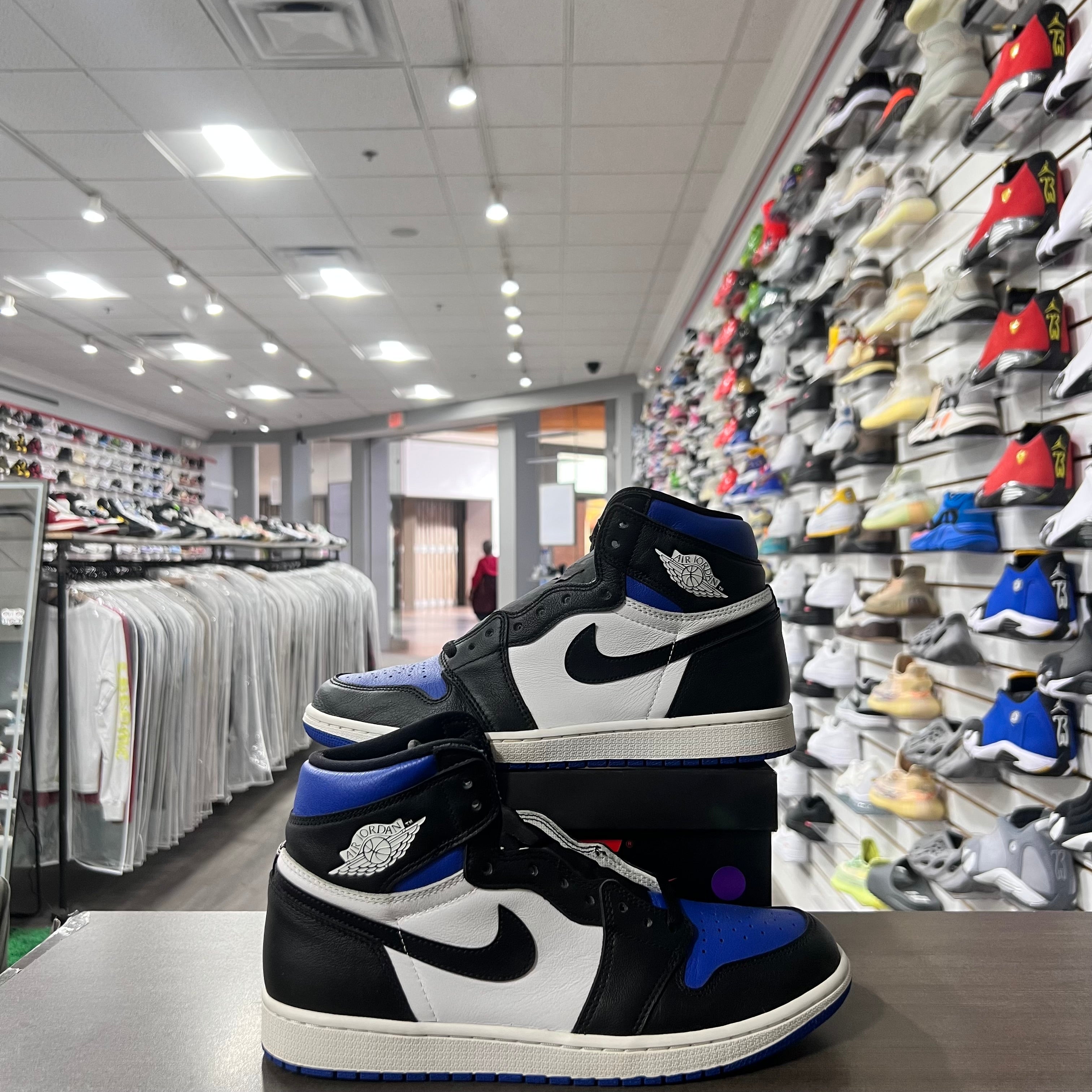 Jordan Retro 1 High Og Mens Royal Toe (Lightly Worn)