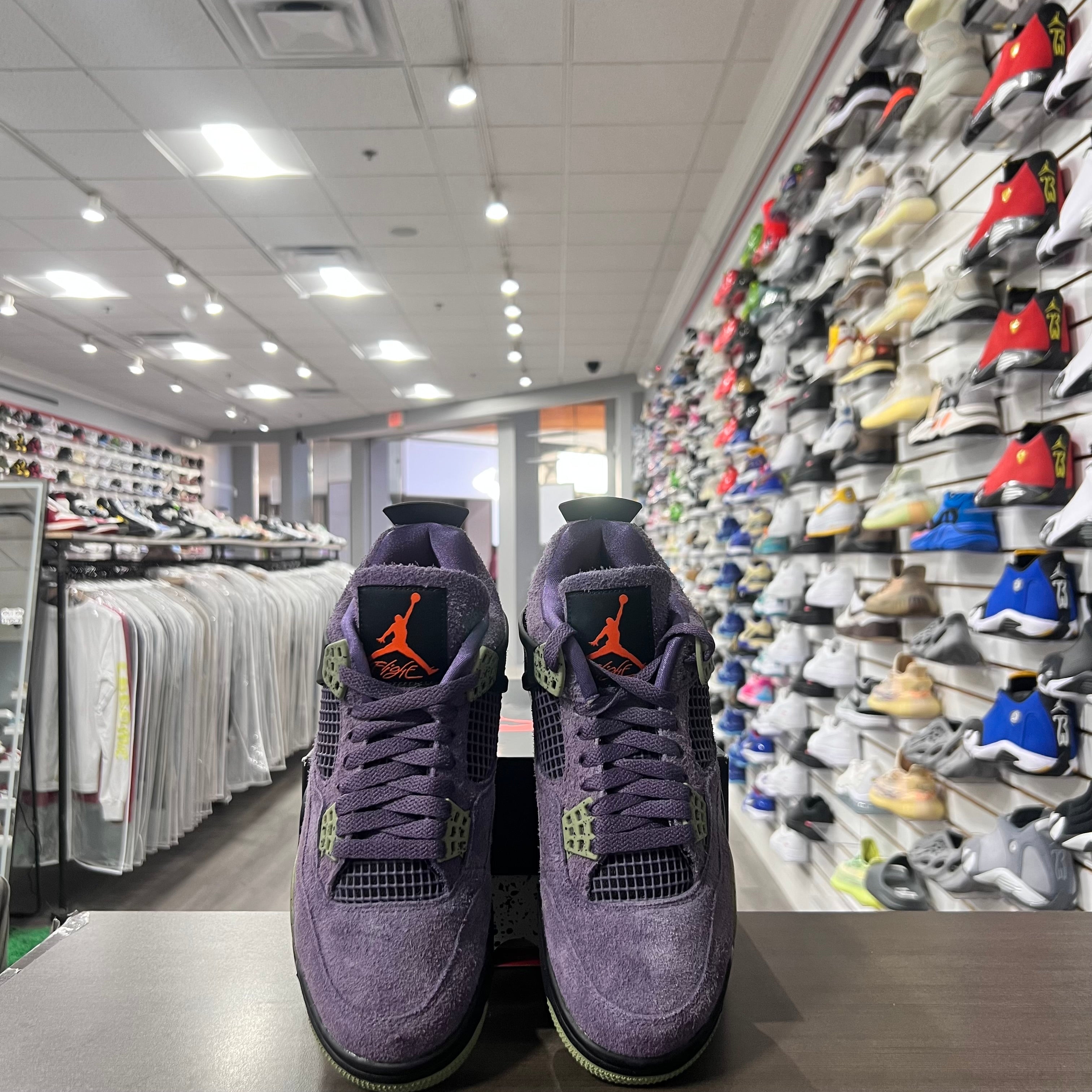 Jordan Retro 4 Womens Purple Haze (Lightly Worn)