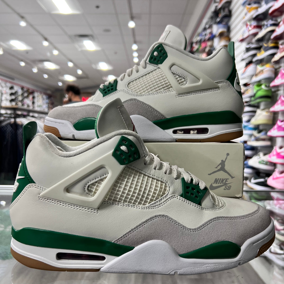 Jordan Retro 4 SB Mens Pine Green (Lightly Worn)