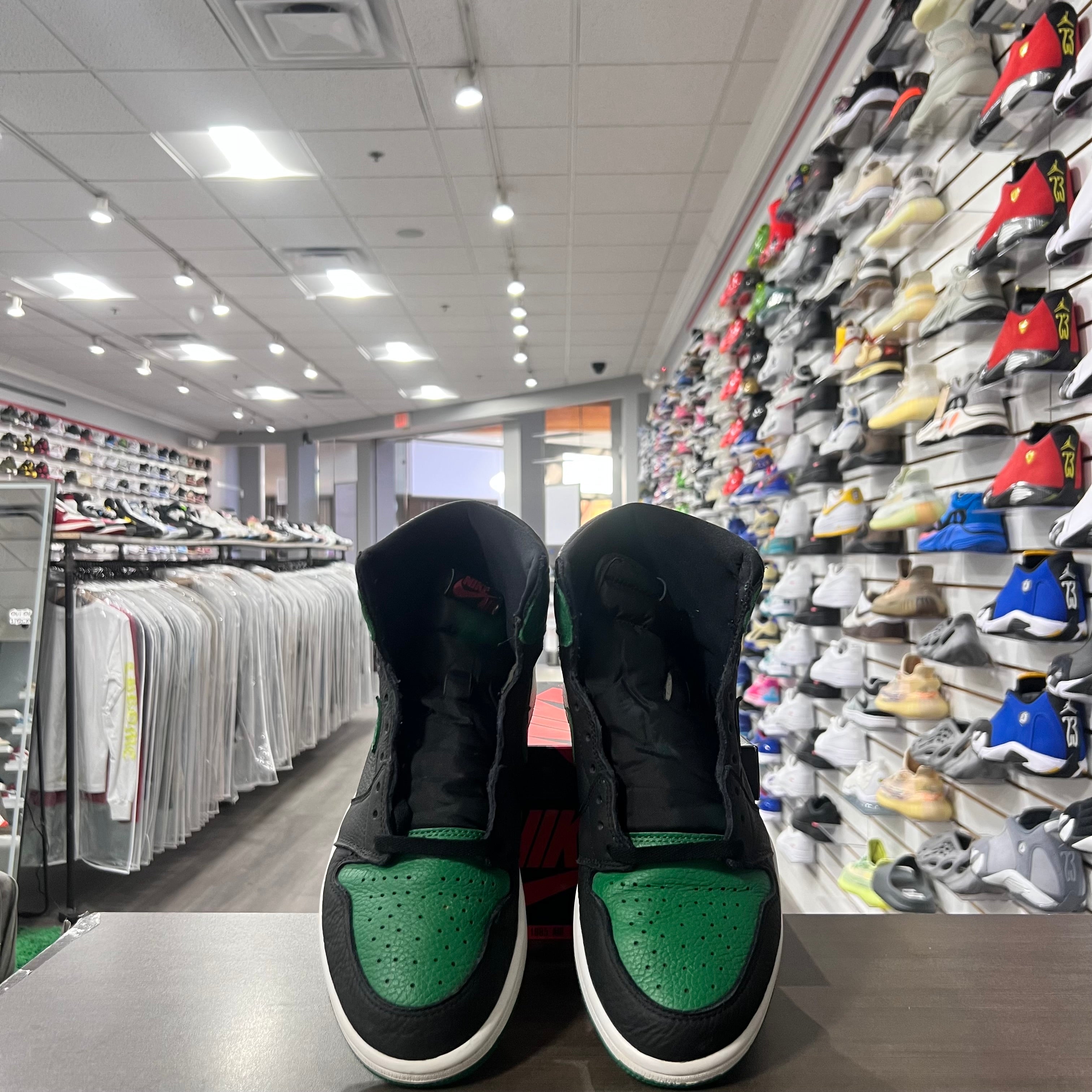 Jordan Retro 1 High Og Mens Pine Green 2.0 (Lightly Worn)