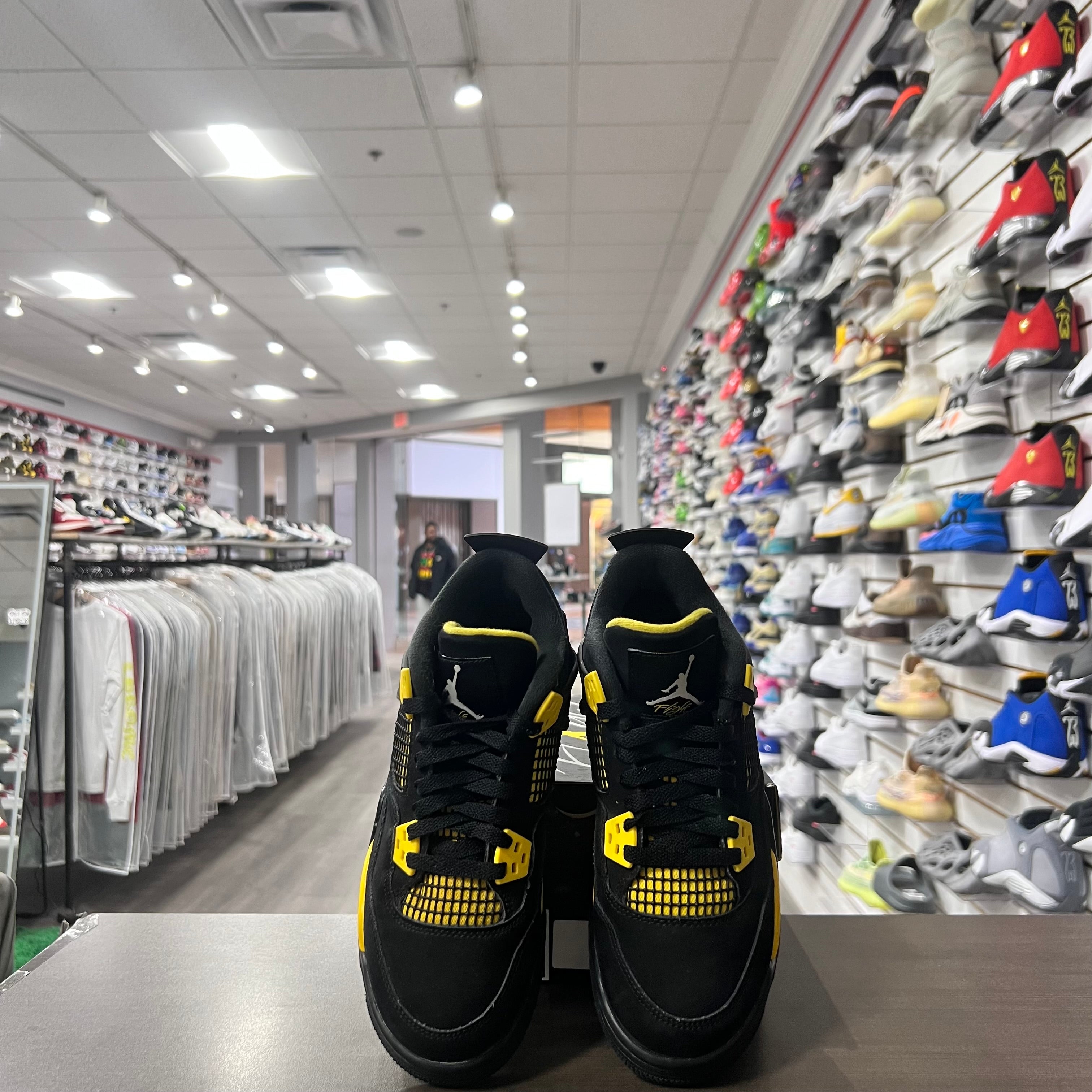 Jordan Retro 4 Gs Yellow Thunder (Lightly Worn)