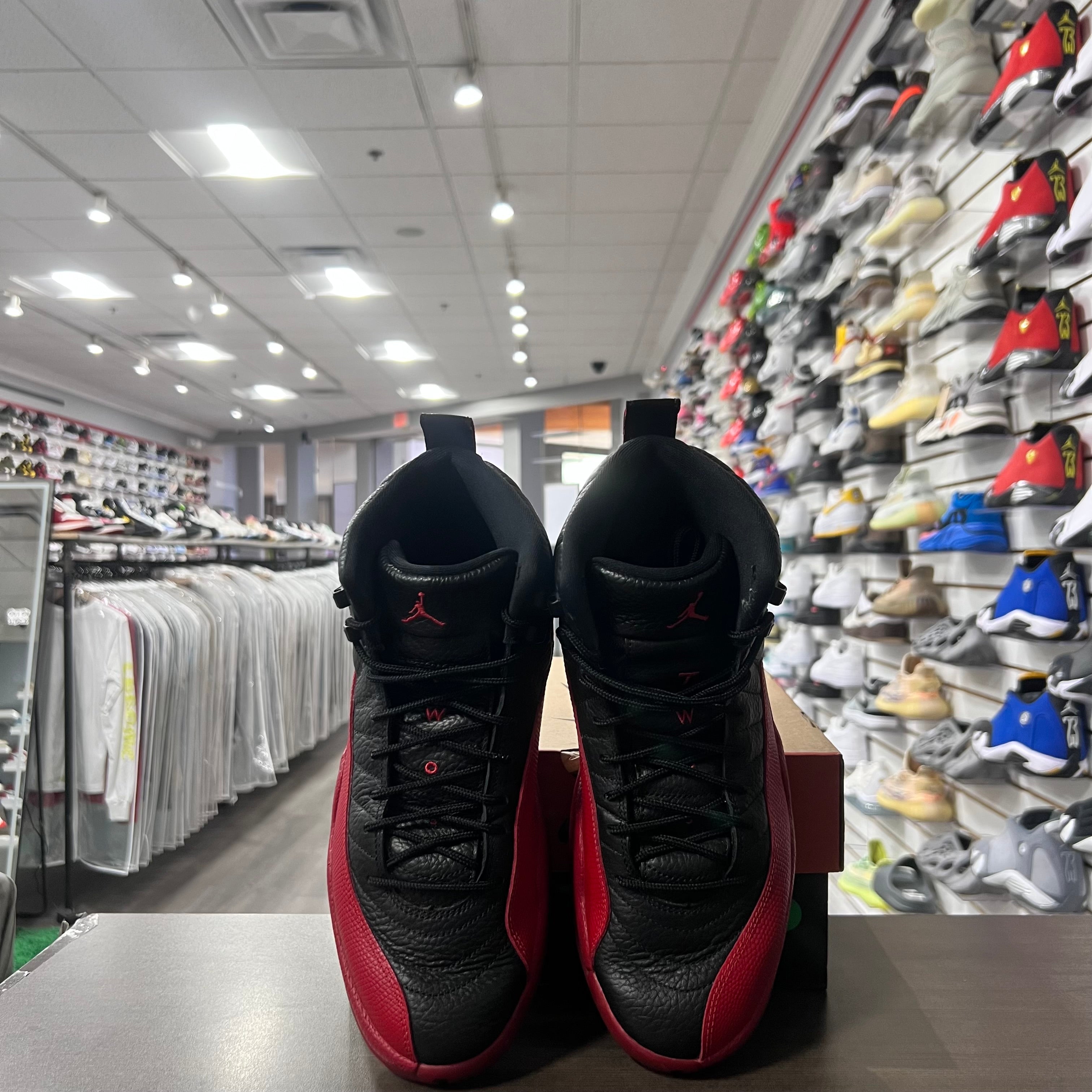 Jordan Retro 12 Mens Flu Game (2025)(Lightly Worn)