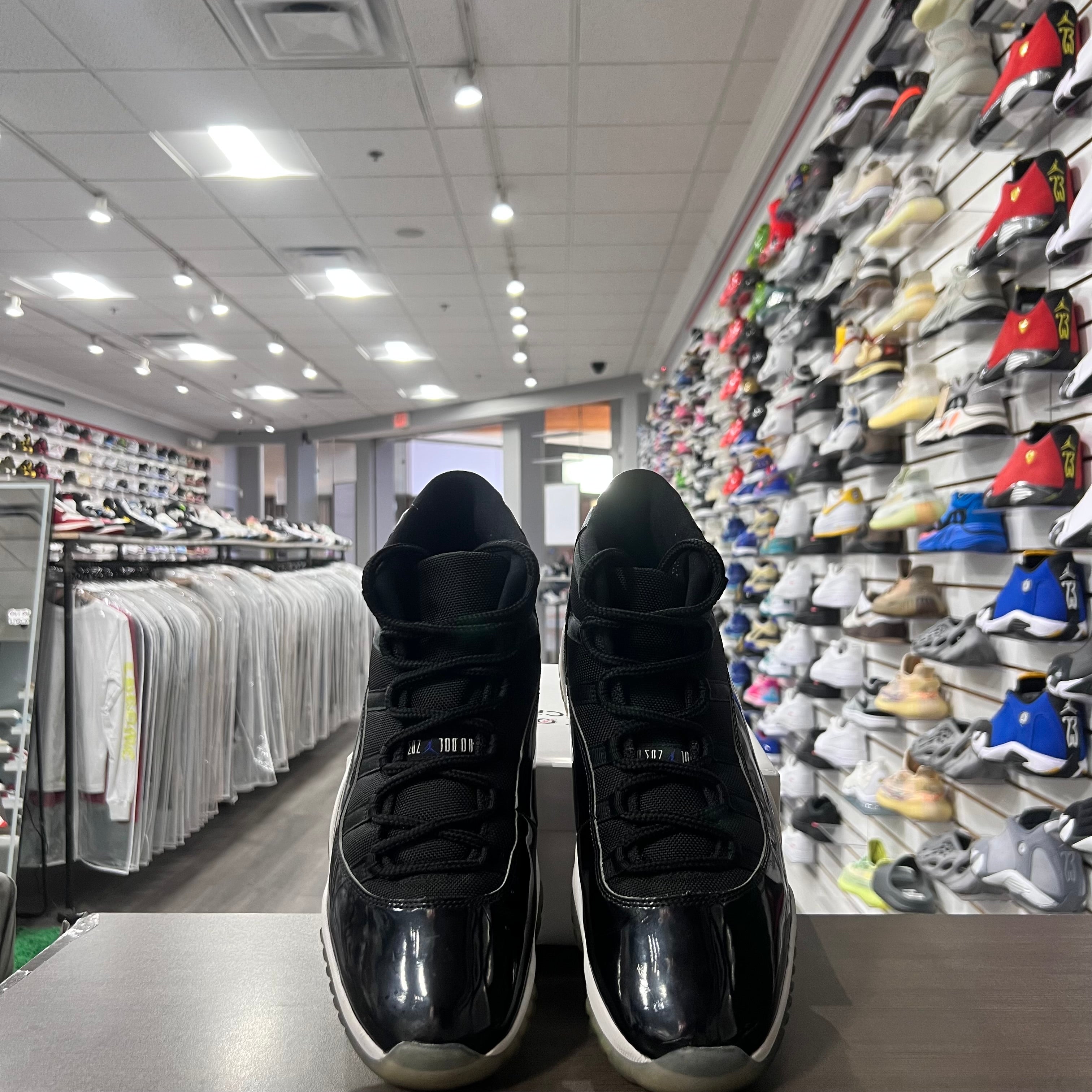 Jordan Retro 11 Mens Space Jam (Lightly Worn+ Replacement Box)